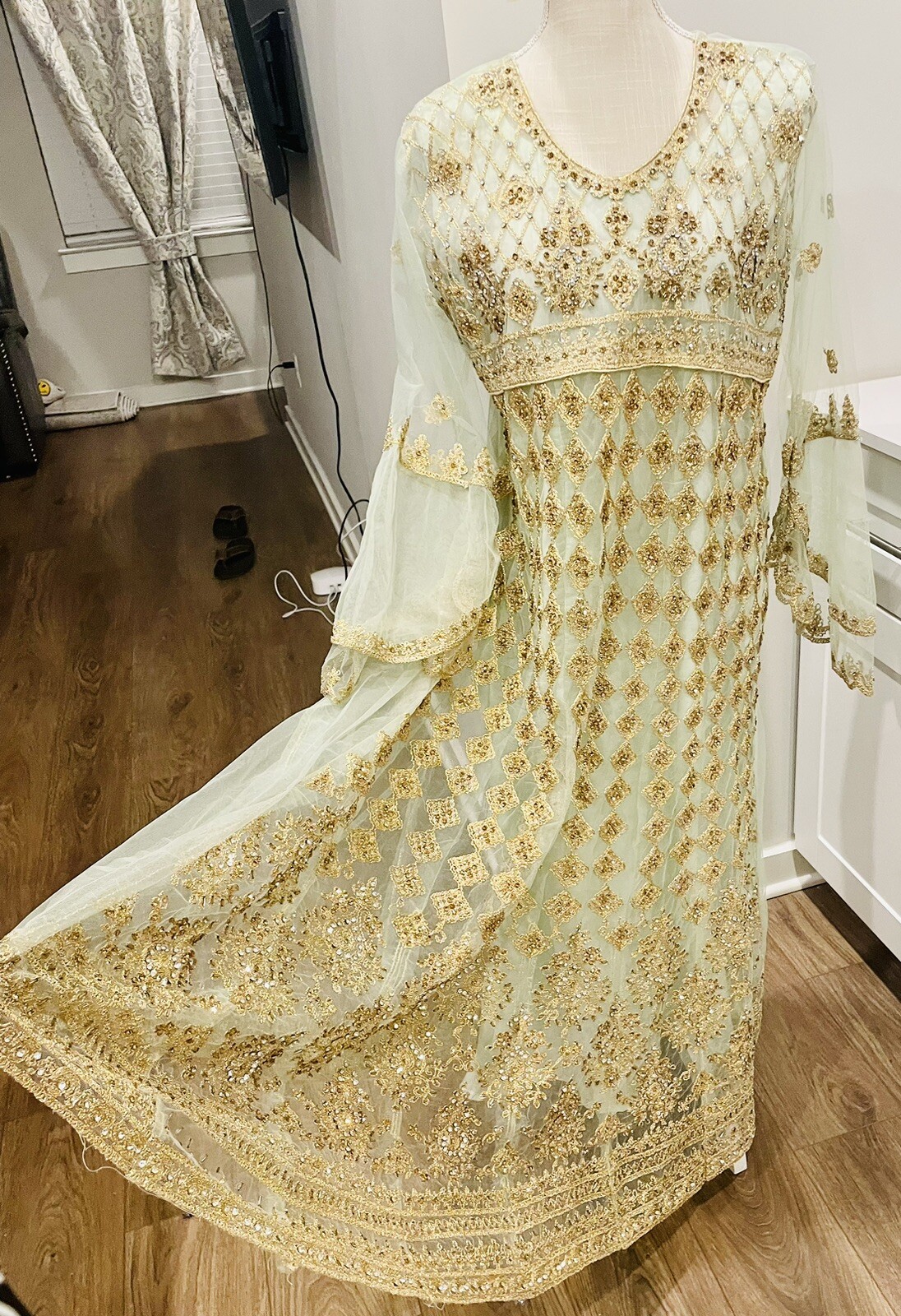 NEW Ready to Wear Professionally Stitched Pakistani Embroidered 4pcs Size Medium