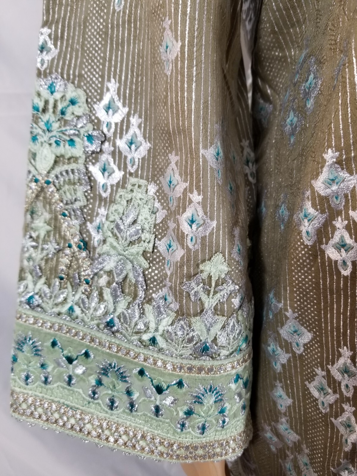 SemiFormal Jacquard Cotton Broshia Embroidered 3PC Shalwar Kameez Pakistani L/43