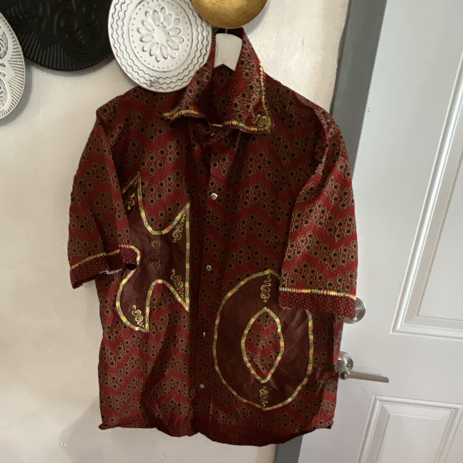 Red Dashiki Cotton Woven Short Sleeve Button Front Collared Shirt Size Large