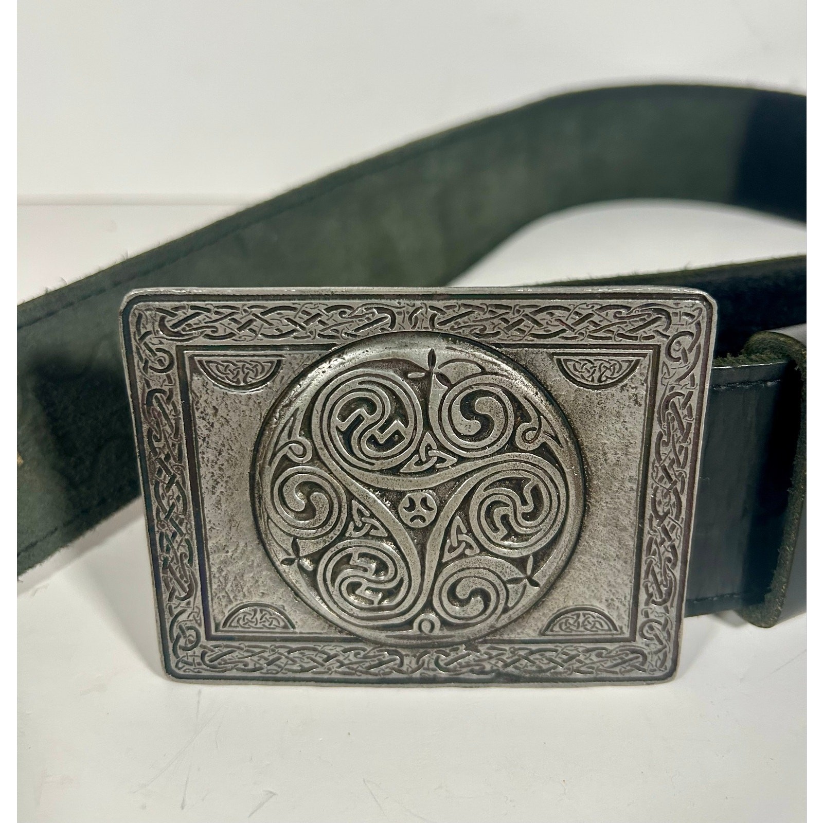 Celtic Spiral Leather Belt with Pewter Kilt Buckle Size L for Mens Scottish Kilt