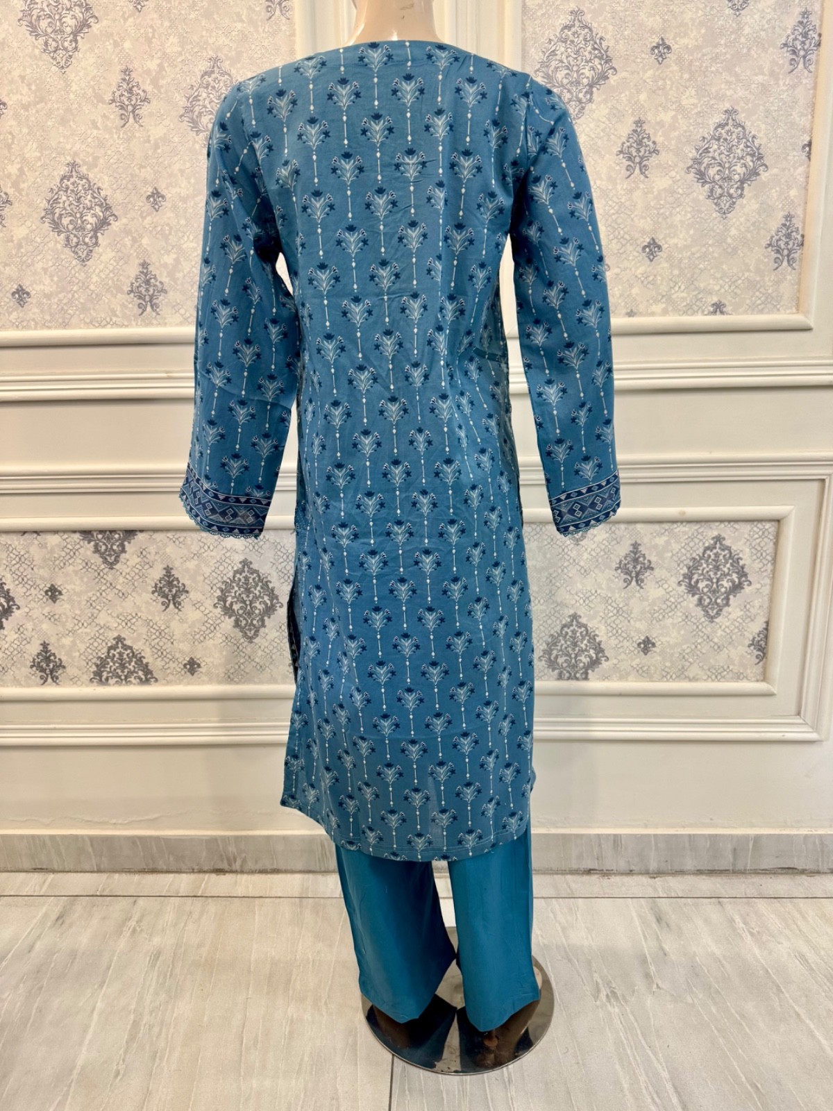 Pakistani Light Blue & Dark Blue Printed Straight Shirt 3-PCS Lawn Suit ,M