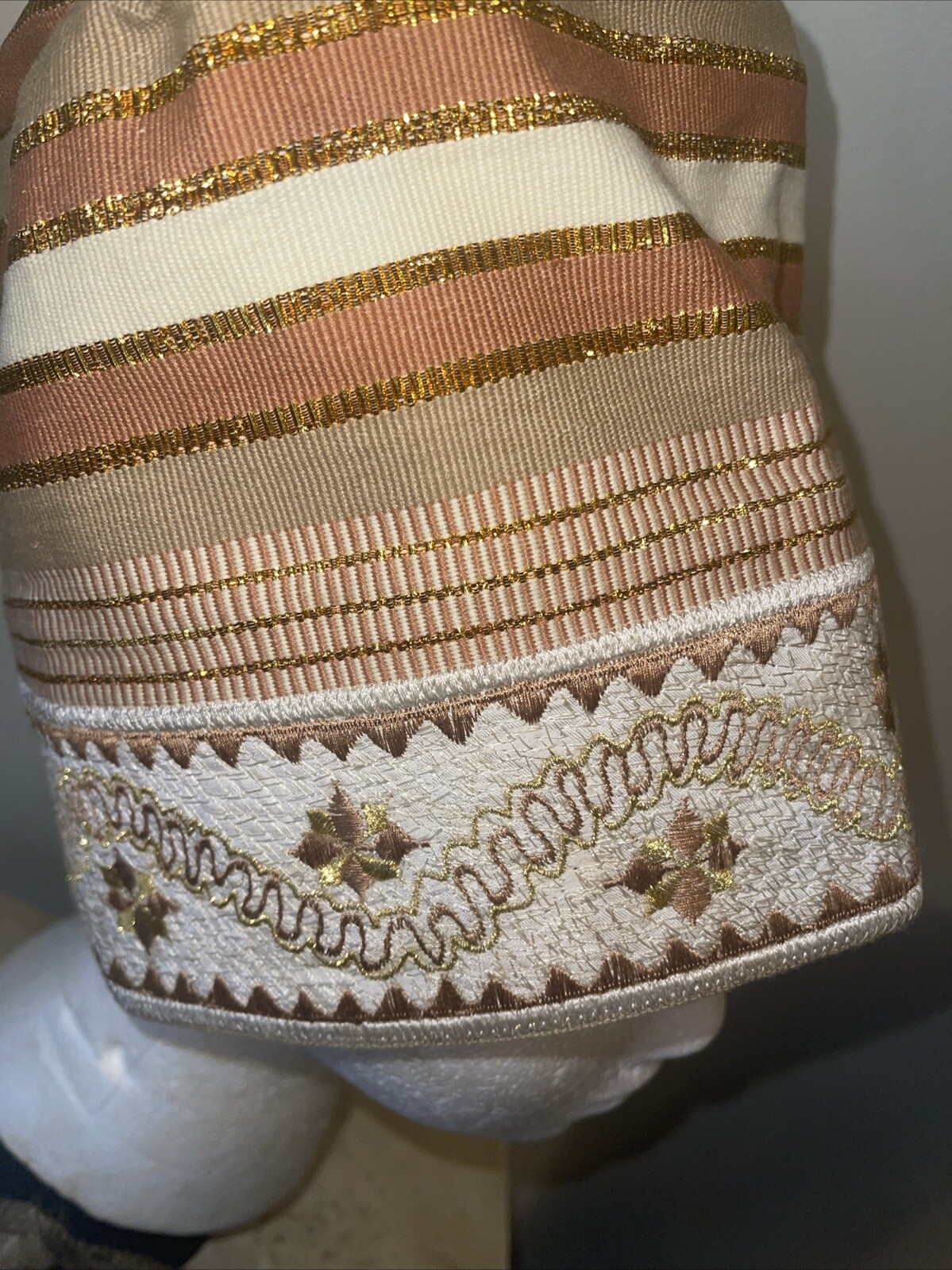 AFRICAN DANSHIKI 2 Piece MEMBROIDERY Gold On White Guinea