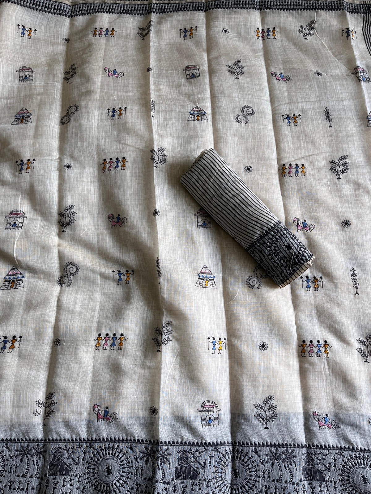 Premium linen saree with elegant print on all over the saree