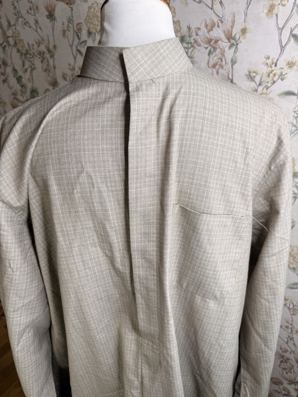 Men’s Thobe Jubba Dishdasha Long Sleeve Beige Size Medium Large 60 L