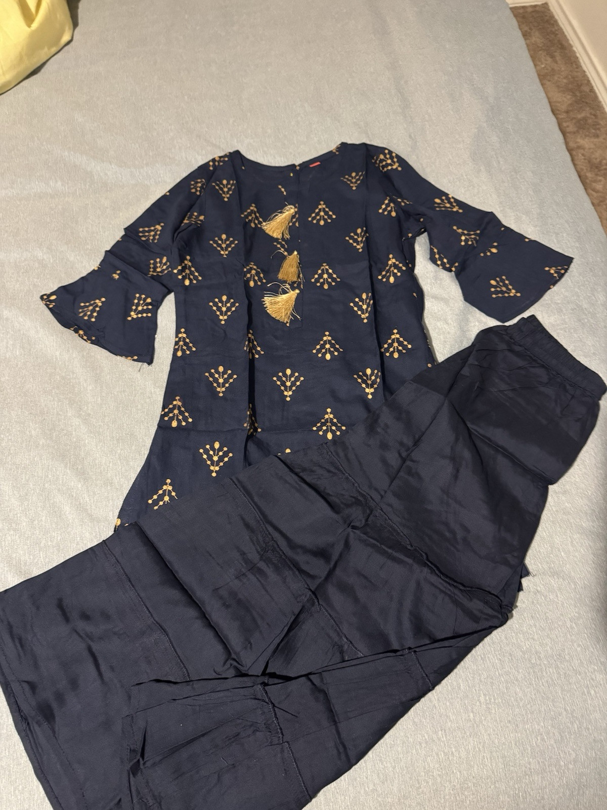 Indian Clothe For Girl Size 6-8 Years $10 Price Firm
