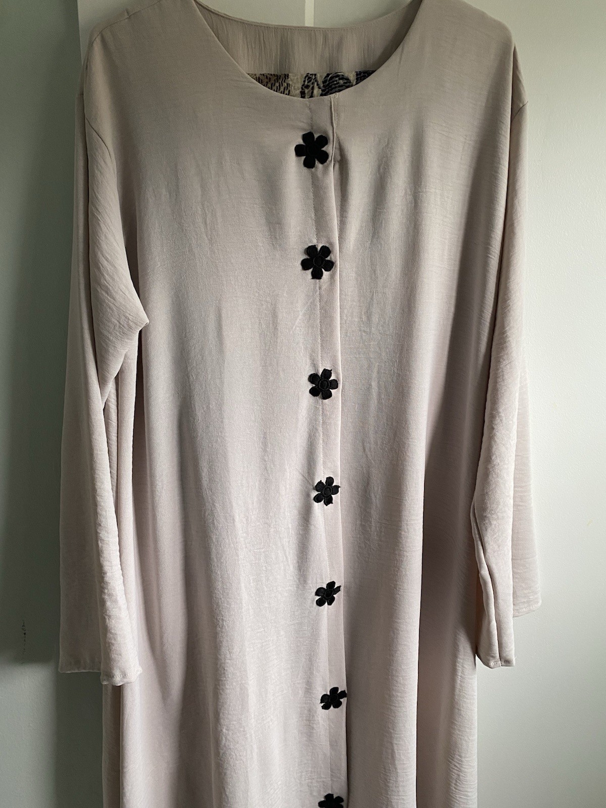 Abaya off-white and front open and length 56