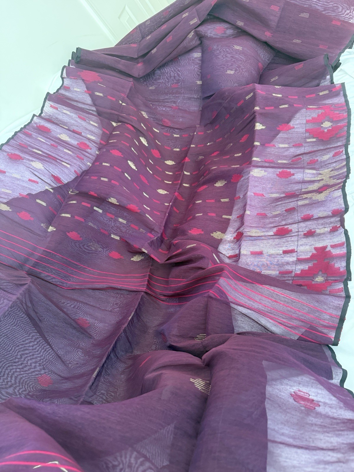 NEW, Handmade, Original Dhakai Jamdani Saree ( item# L2217 ) Only $40
