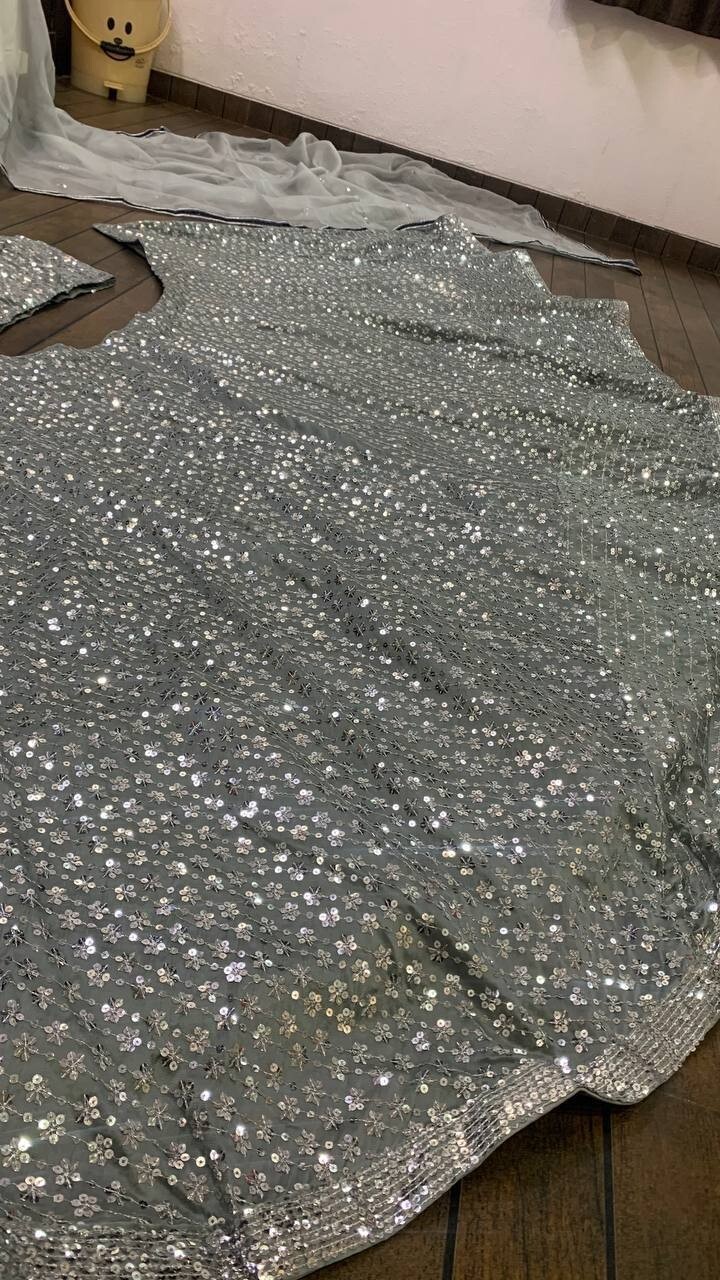 Ethnic Look Kasturi Silk Gray Lehenga Choli With Dupatta For Indian Reception