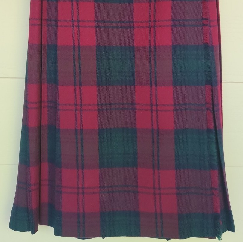 Vtg The London House 100% Wool Kilt Skirt Leather Strap Womens size S Green red