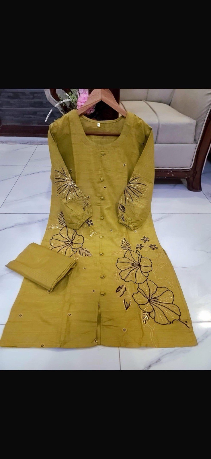 Women’s Black Embroidered Floral Kurta/Kurti w/ Buttons, Cotton, One Size