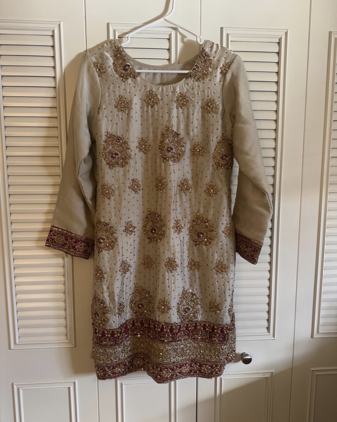 New – Heavy Embroidered Formal 3 Pcs Women’s Dress Gray Maroon Pakistani Small