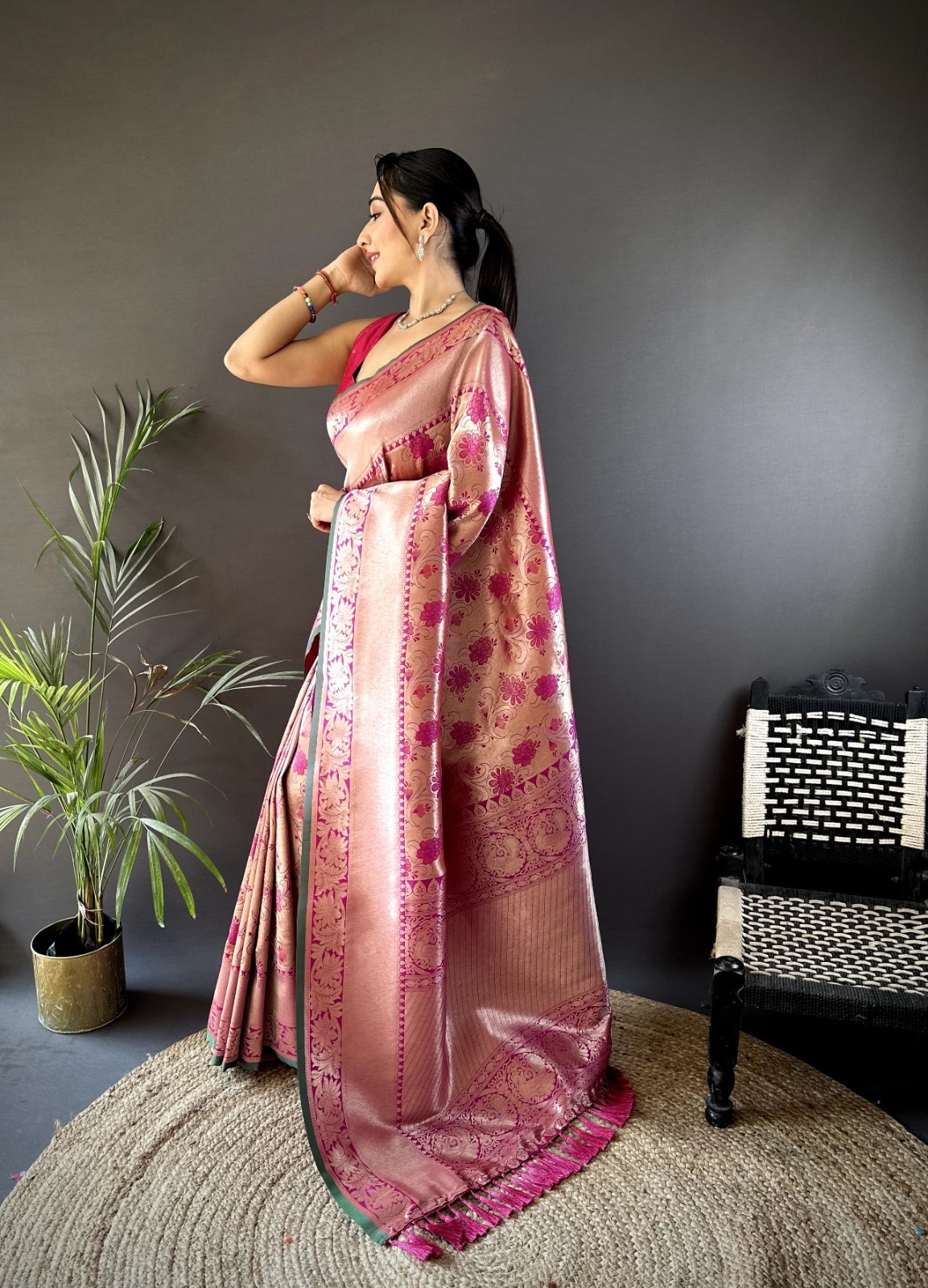 Women’s Banarasi Silk Saree Gold Zari Floral Weaving Tassel Pallu Designer sari