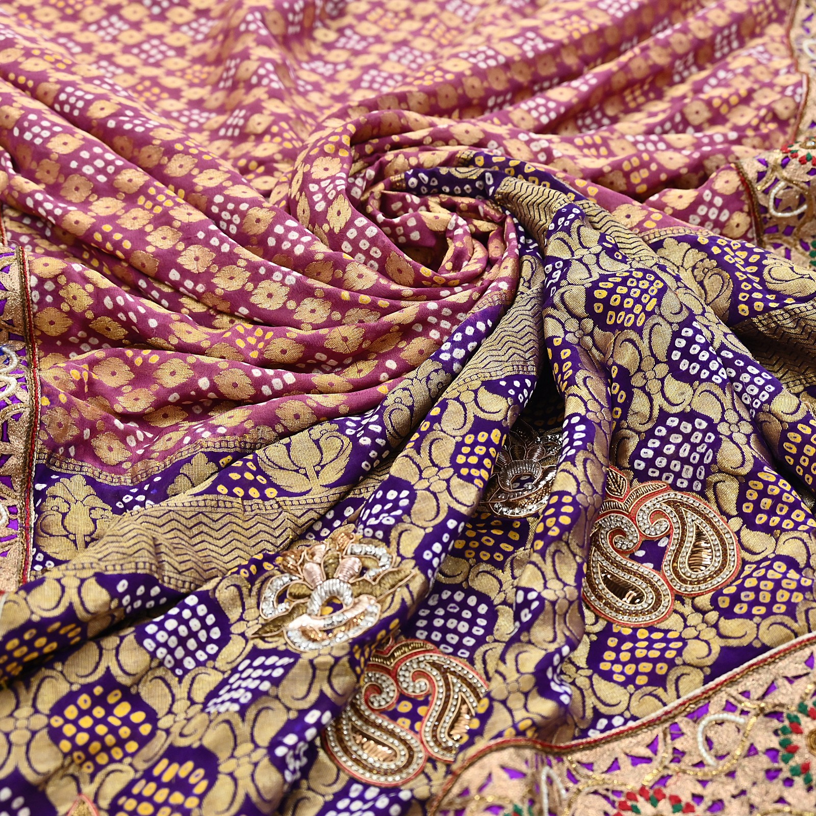 Indian Pre-Owned Sari Pure silk Hand Embroidered Bandhani Gharchola Saree