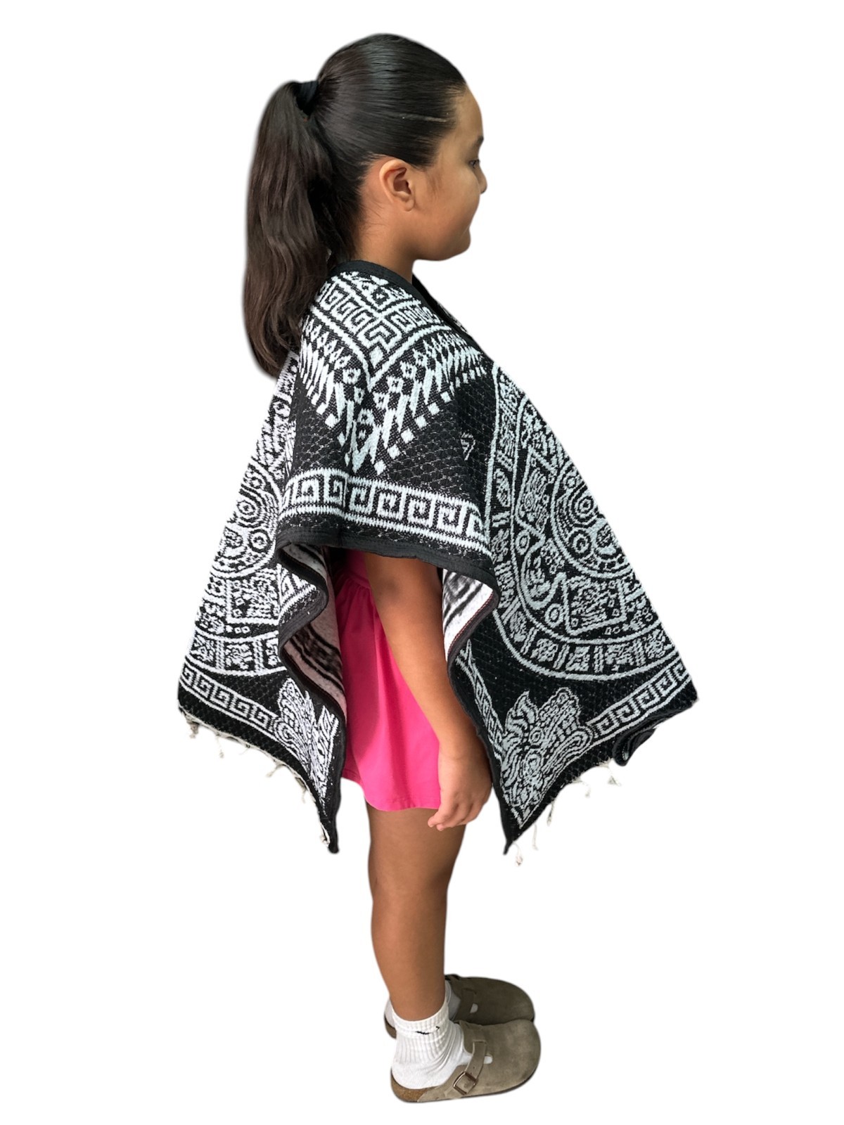 KIDS AZTEC PONCHO , UNISEX , BLANKET GABAN ,6-12 YEARS , BLACK & WHITE