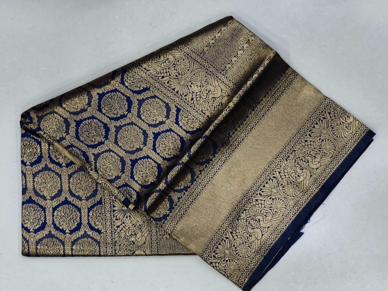 Women’s Woven Design Zari Work Jacquard Silk Saree With Unstitched Blouse Piece