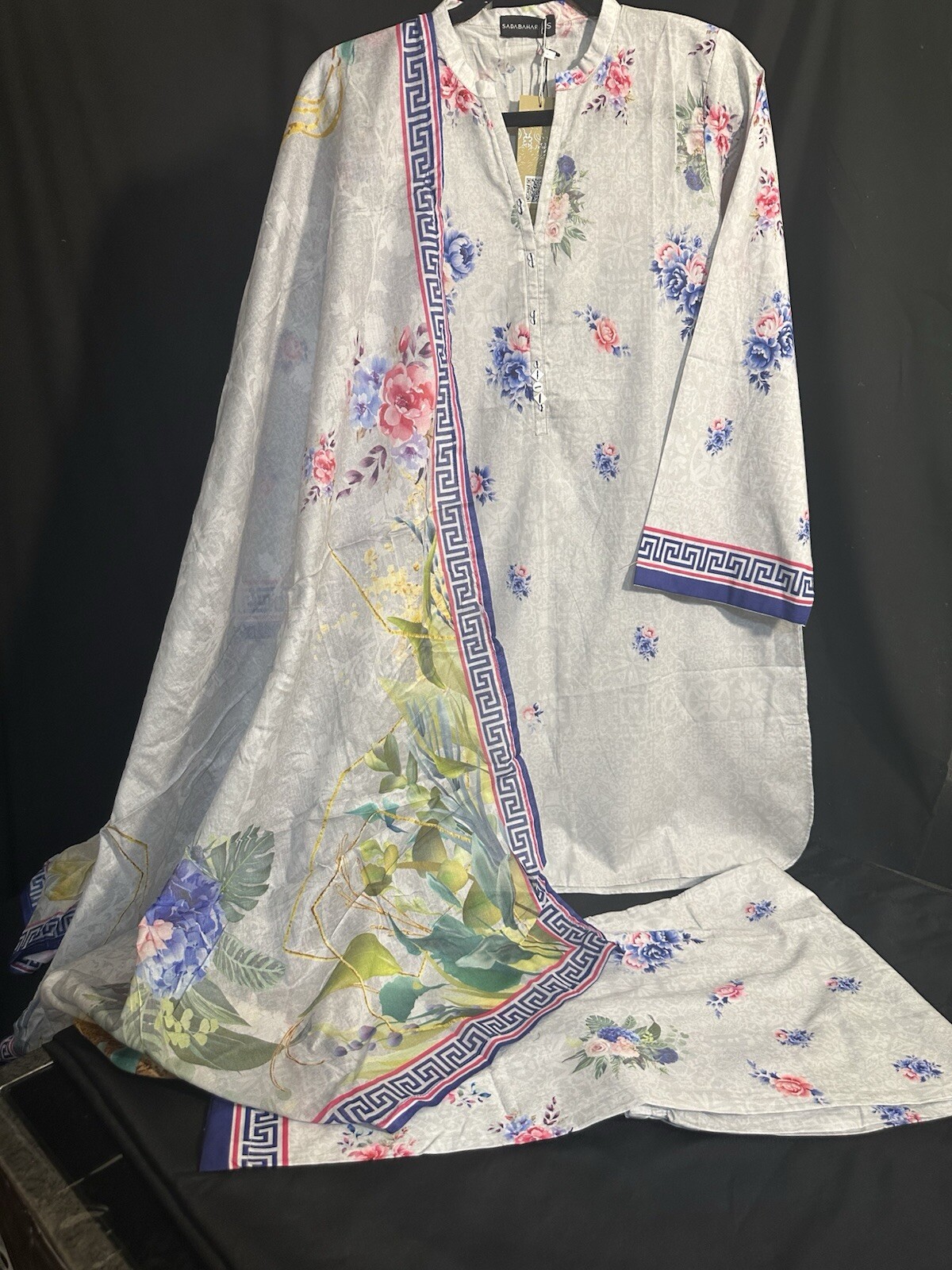Brand – SADABAHAR – Beautiful Lawn / Cotton – 3 PC PRINTED-S , M , L – $45