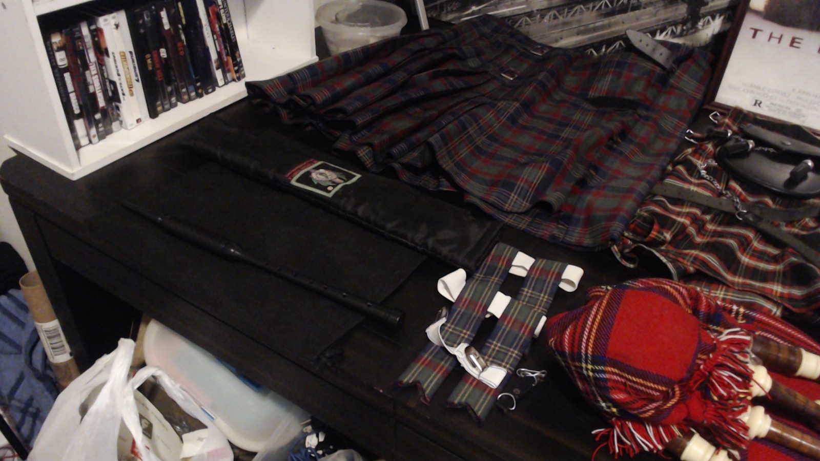 Bagpipe set with dress outfit and Kilts