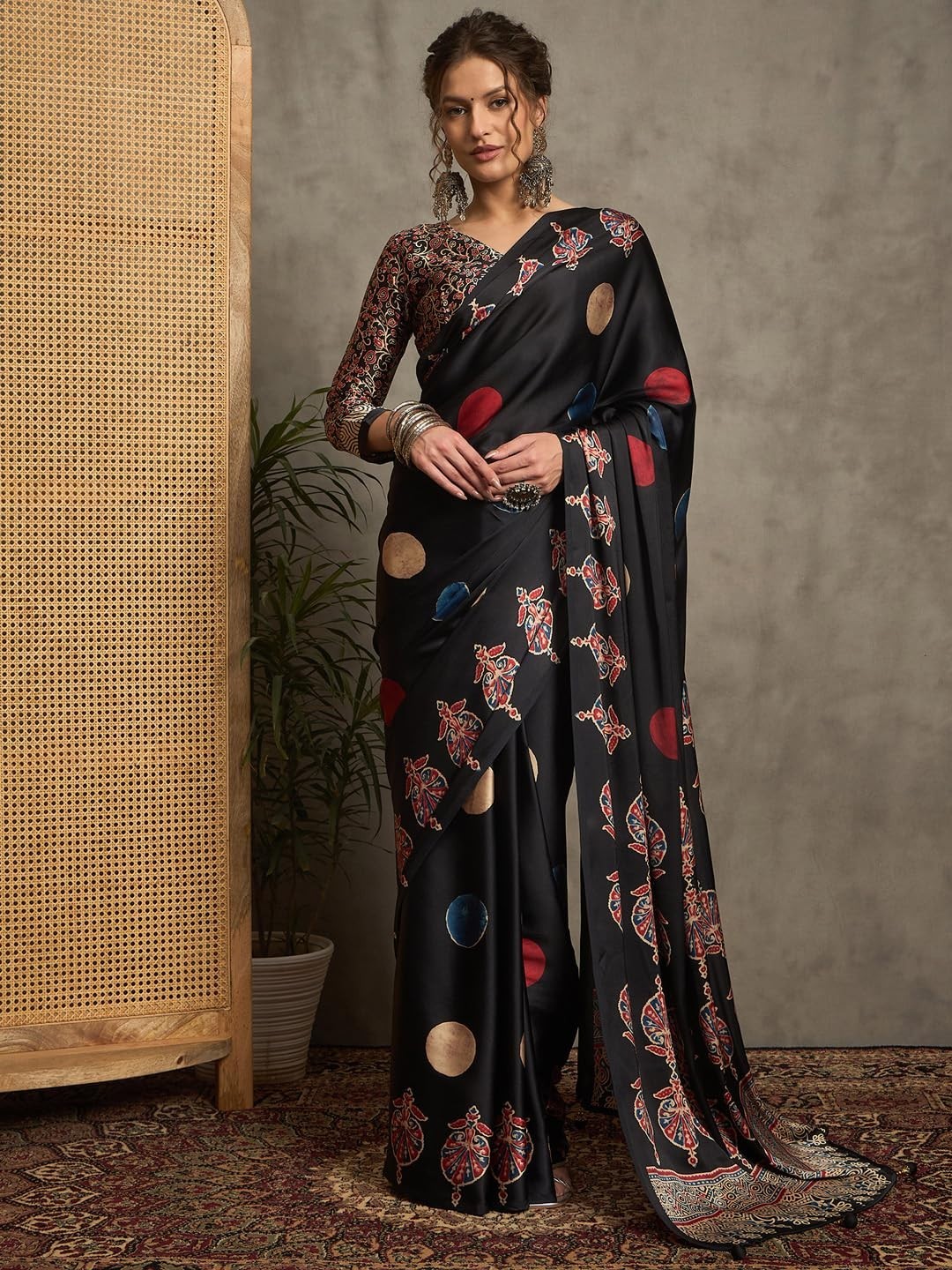Women’s Pure Crepe Striped Printed Saree With Unstitched Blouse Piece