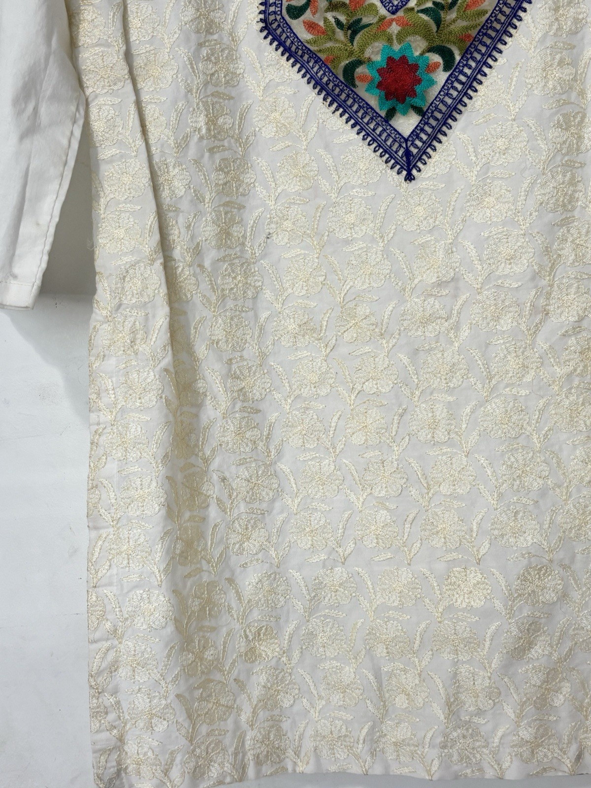 White Embroidered Kurti Tunic Top Colorful Floral Neckline Size S South Asian