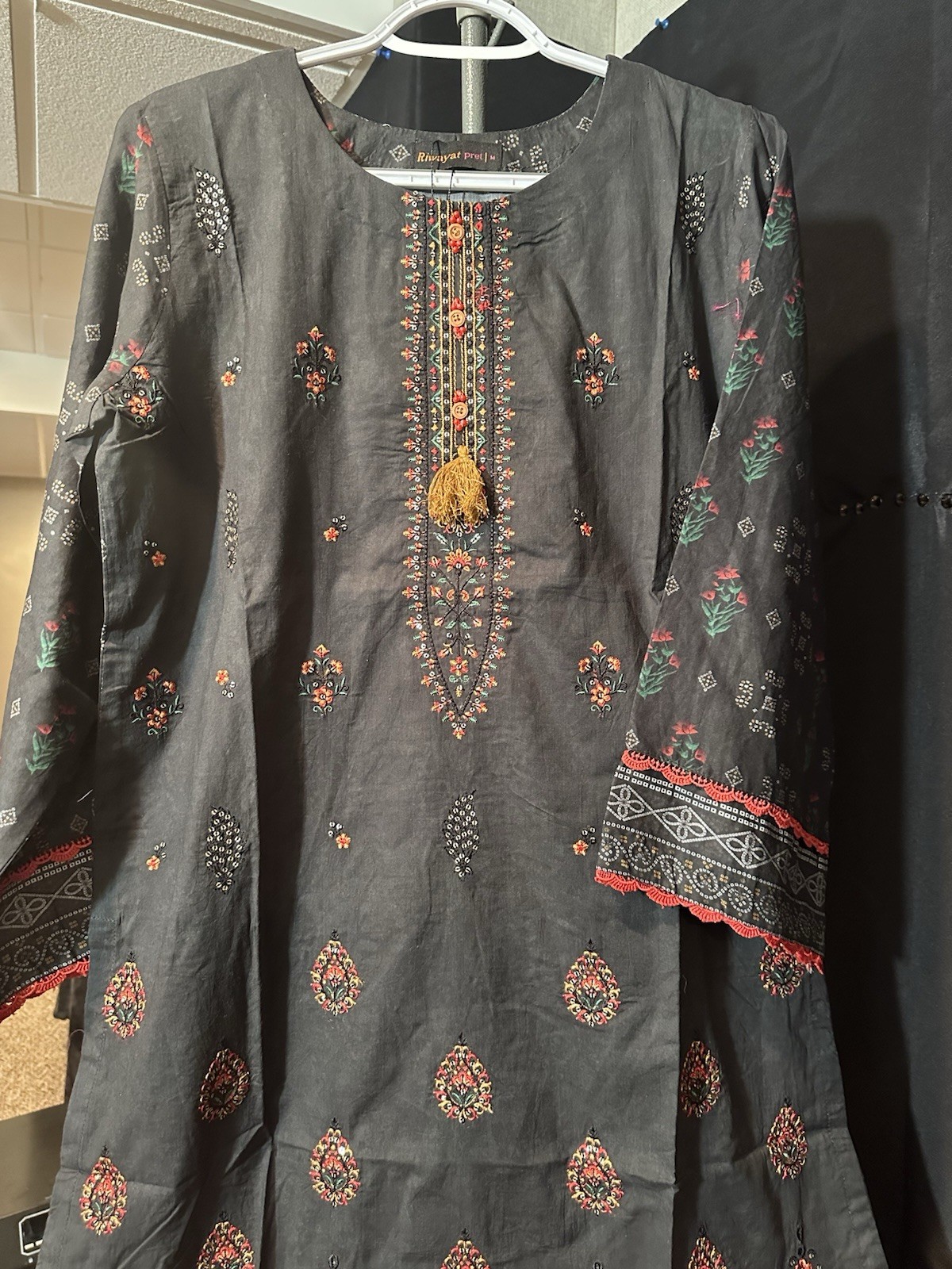 Riwayat Brand Embroidered Lawn / Cotton Shirt / Kurti – 1 Pc – Medium Only -$22