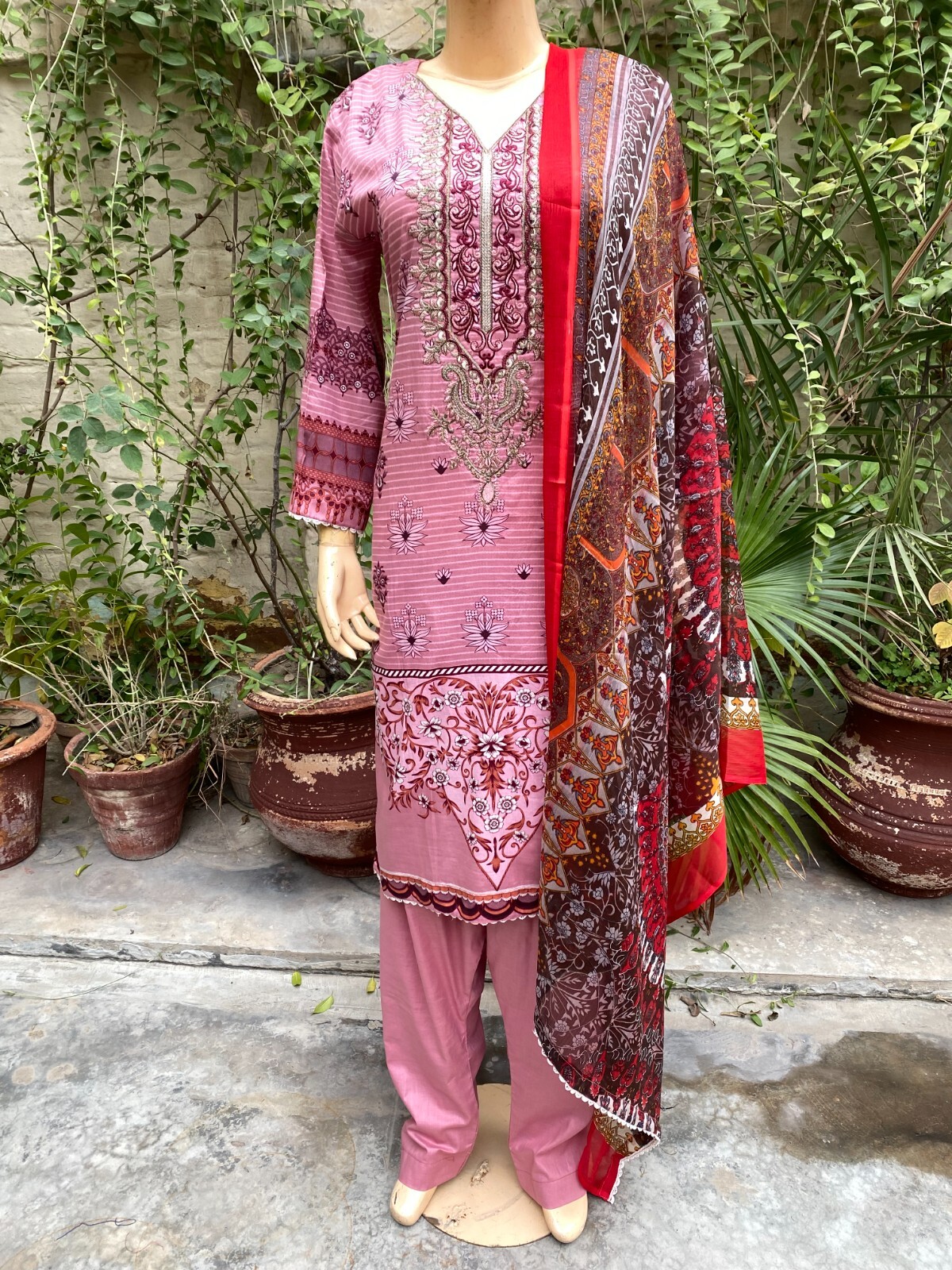 Pakistani Tea Pink Printed Straight Shirt 3-PCS Lawn Suit / Threadwork ,XL #2