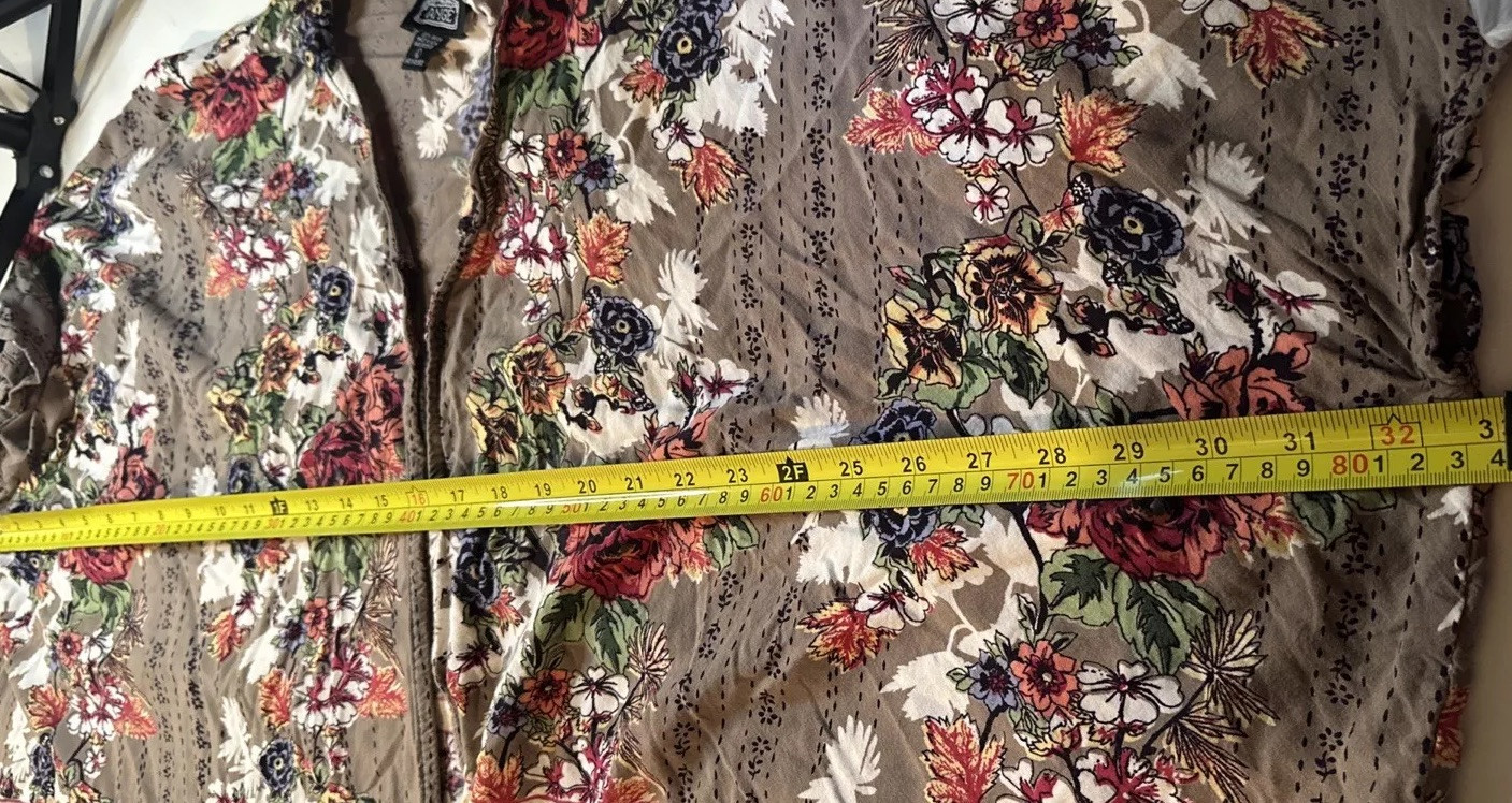 Angie Women’s Size Large Open Front Kimono Floral Light Weight