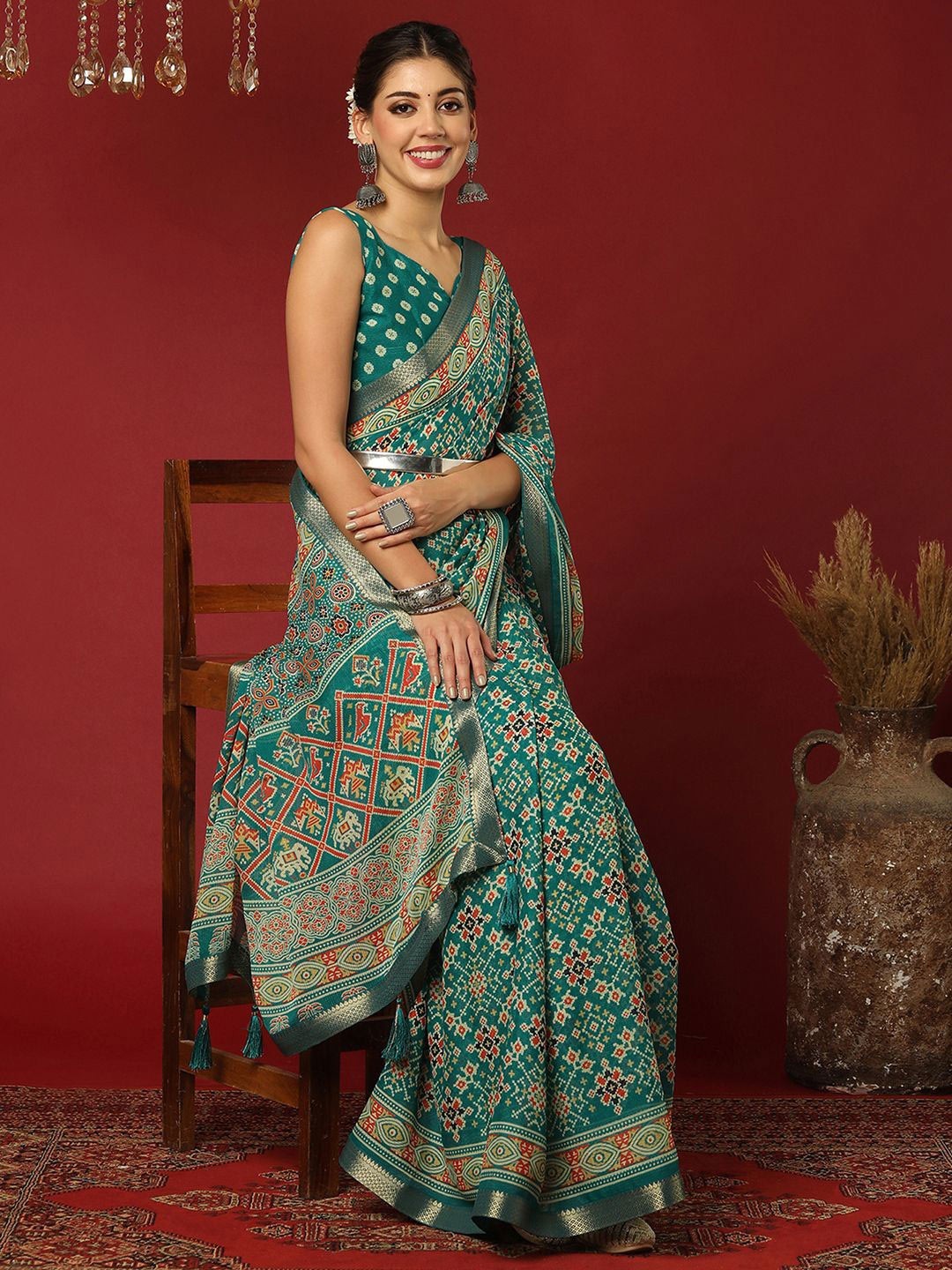 Women’s Ethnic Motifs Printed Woven Design Pure Georgette Patola Saree
