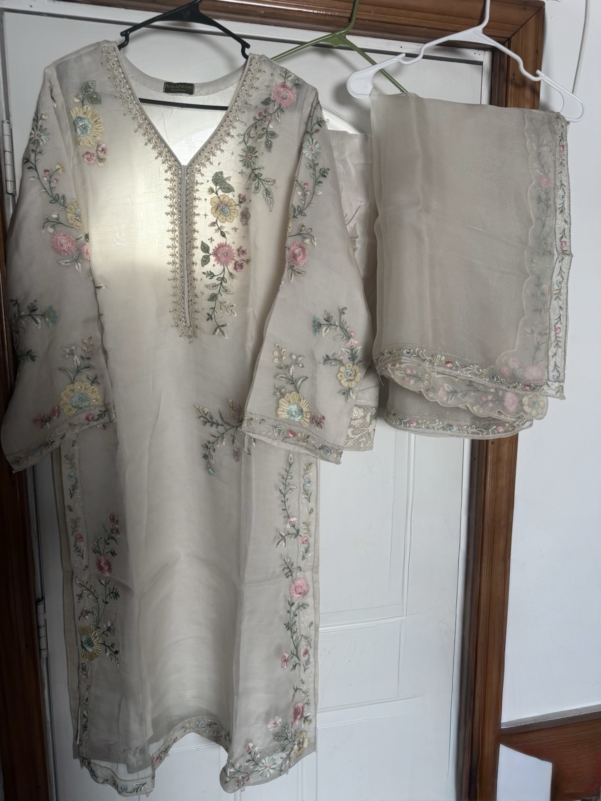 Agha Noor 3 Piece – Pure Cotton Net Embroidered Suit – MEDIUM