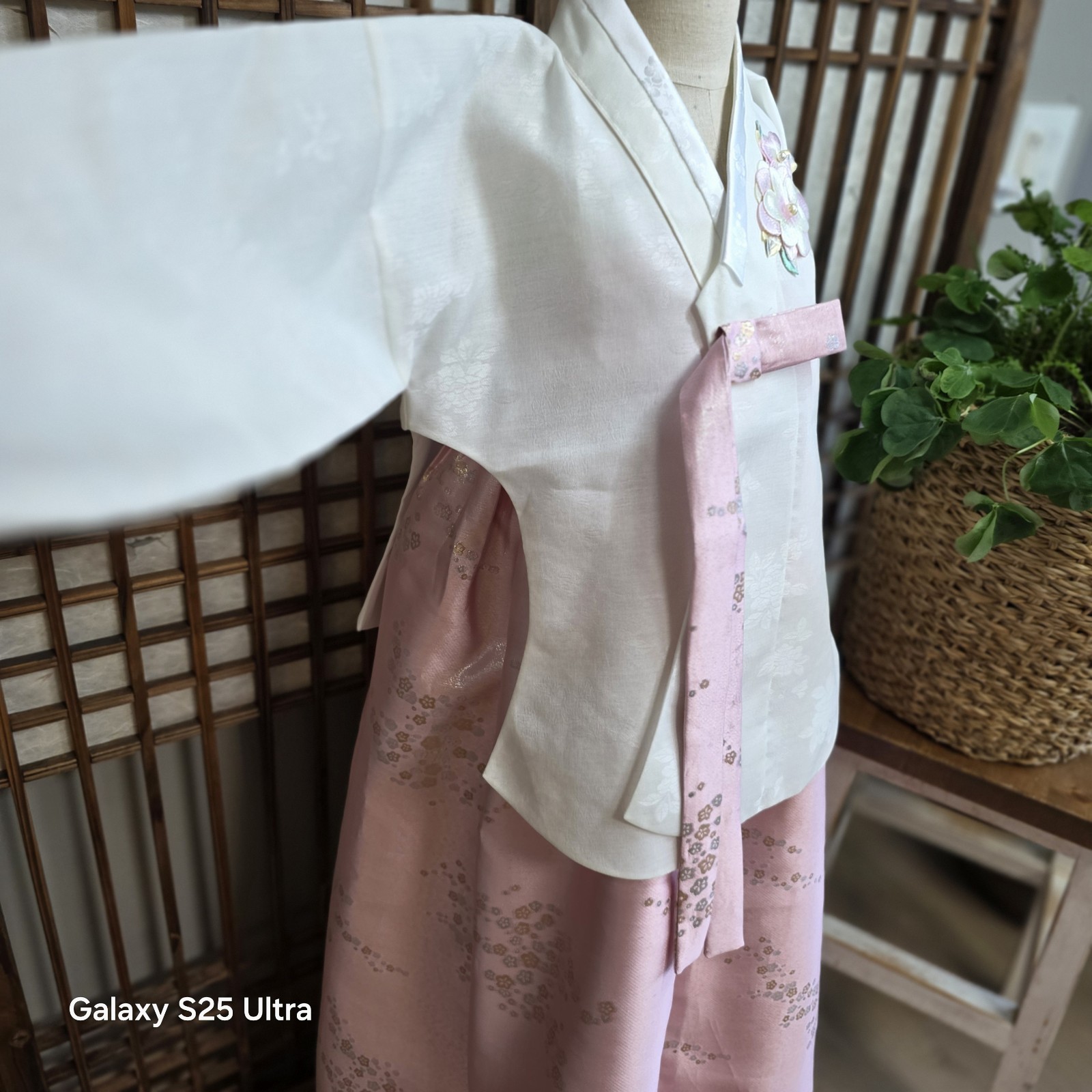 Korean Girl Hanbok Set Size 10 Age 7-8 Ivory White Dangui Pink Chima Bokjumeoni