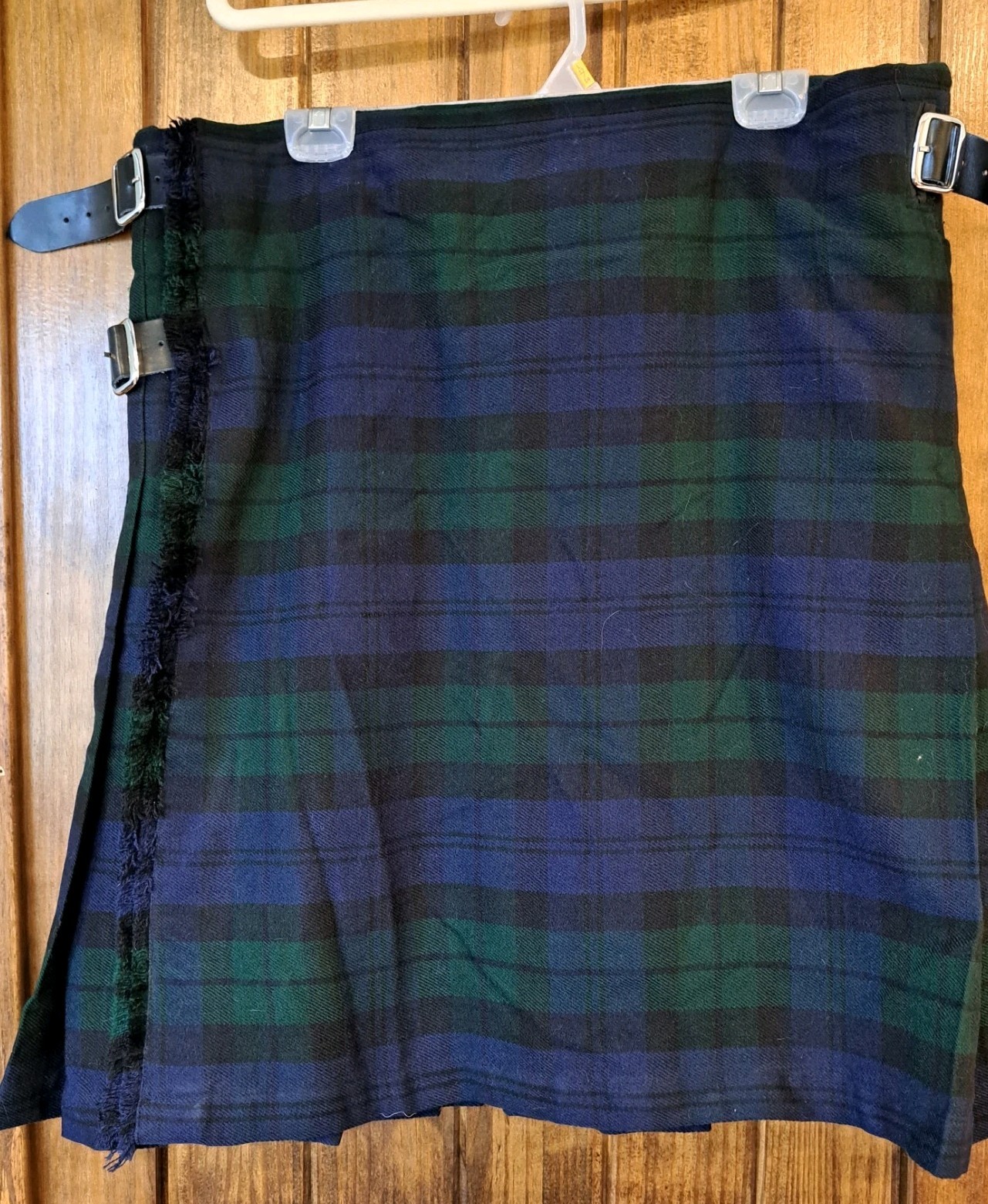 Scottish Design Tartans Mens Black Watch Tartan Plaid Kilt Size 40 Acrylic