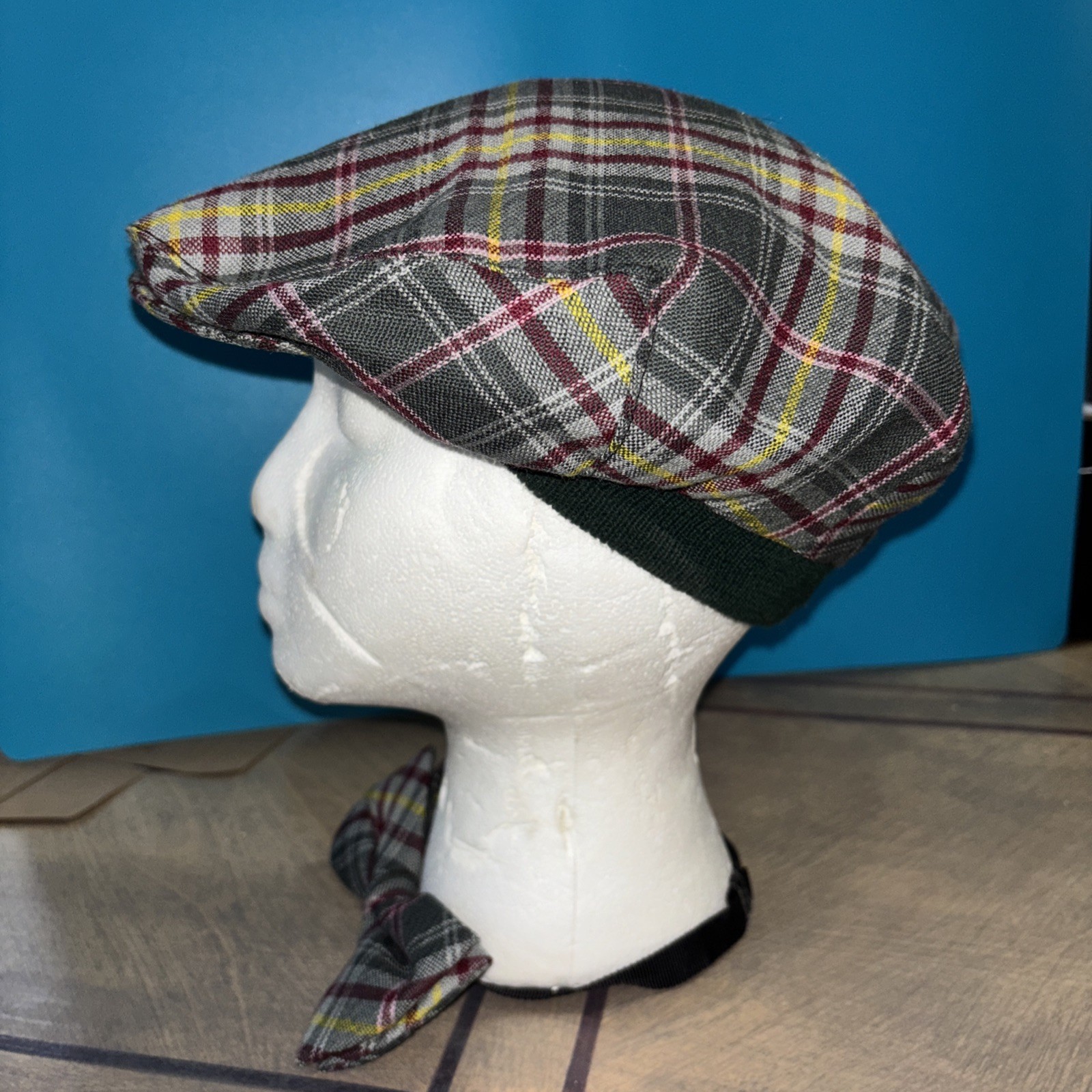 Ingles Buchan Wool Flat Cap Golf Tartan Plaid w/ Matching Tie Made in Scotland