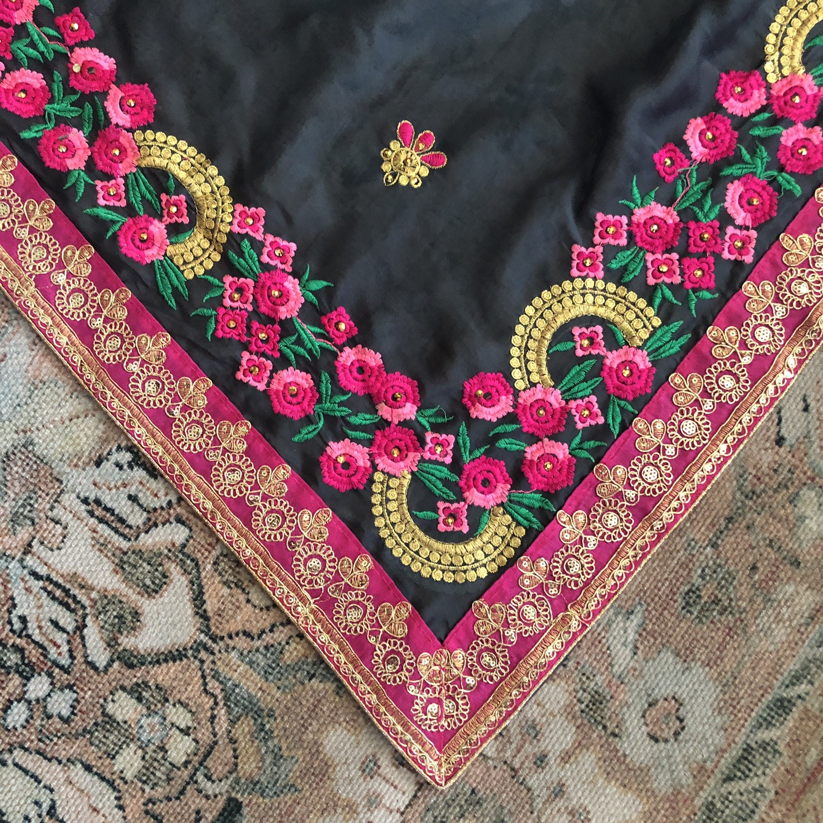 Saree Sari Metallic Sequined Embroidered Floral Scarf Gray Pink ￼Costume 5 Yd