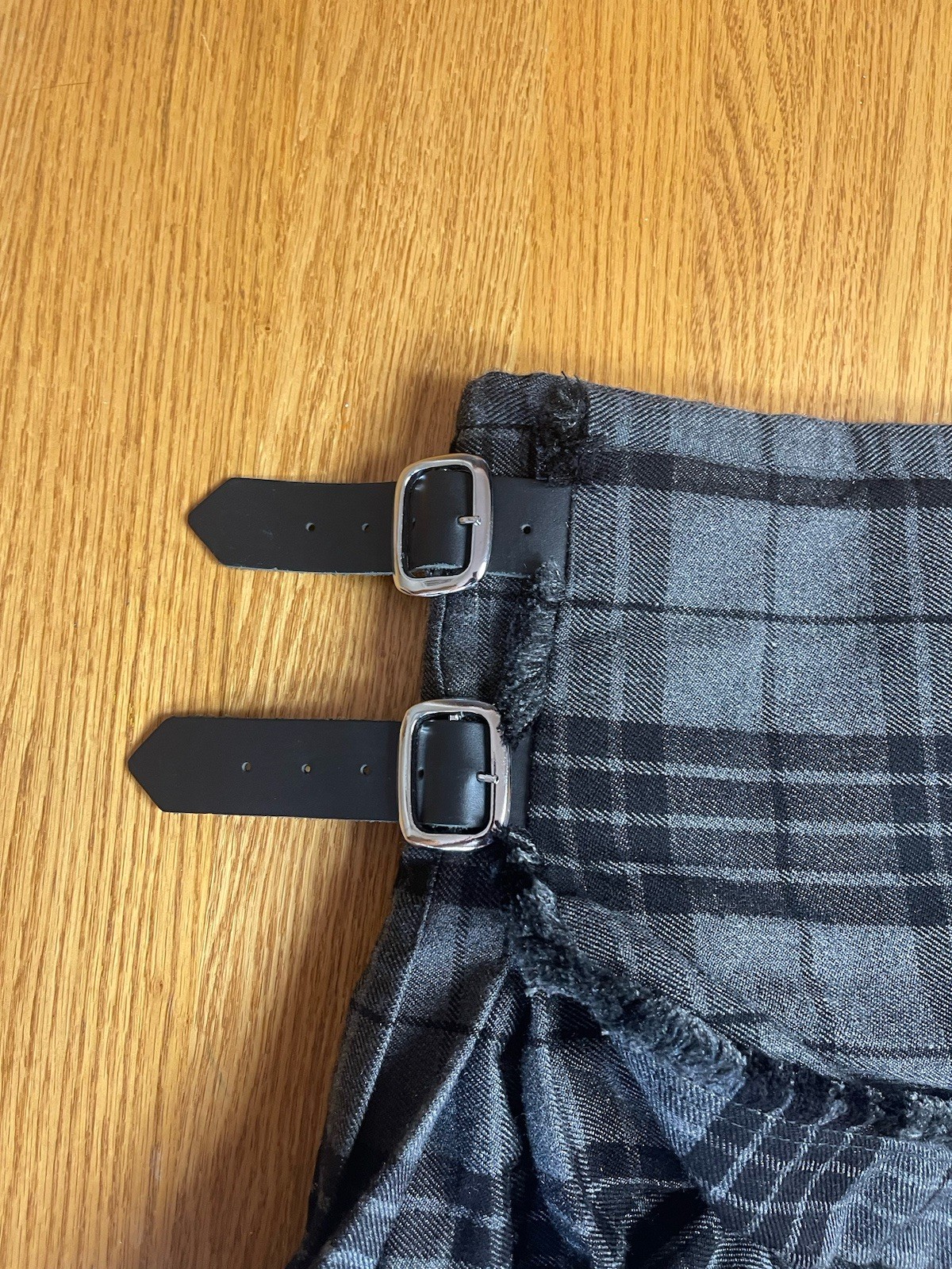 Atlanta Kilt Men’s Acrylic Wool Black Gray Tartan 6 To 8 Yards Scottish Waist 48