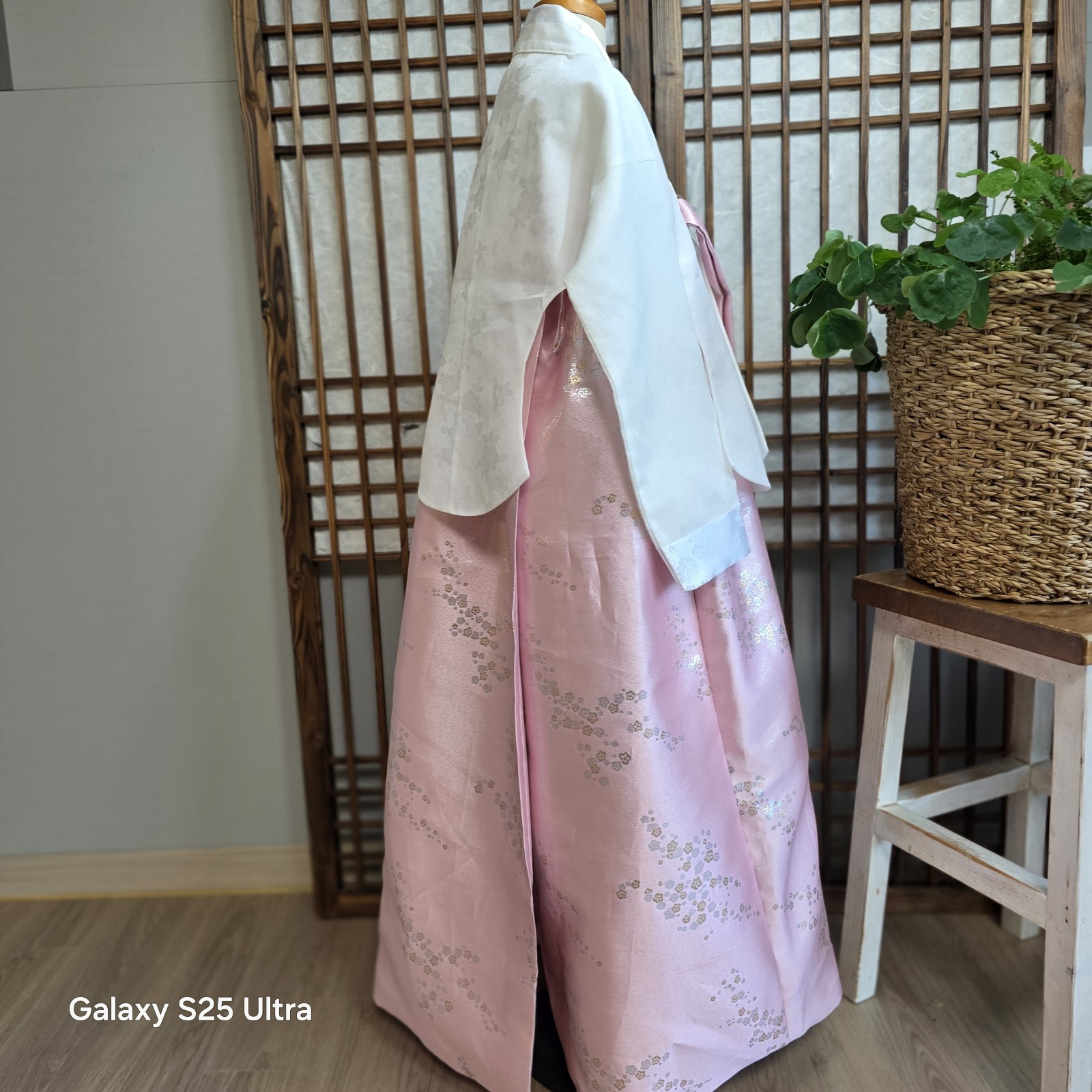 Korean Girl Hanbok Set Size 10 Age 7-8 Ivory White Dangui Pink Chima Bokjumeoni