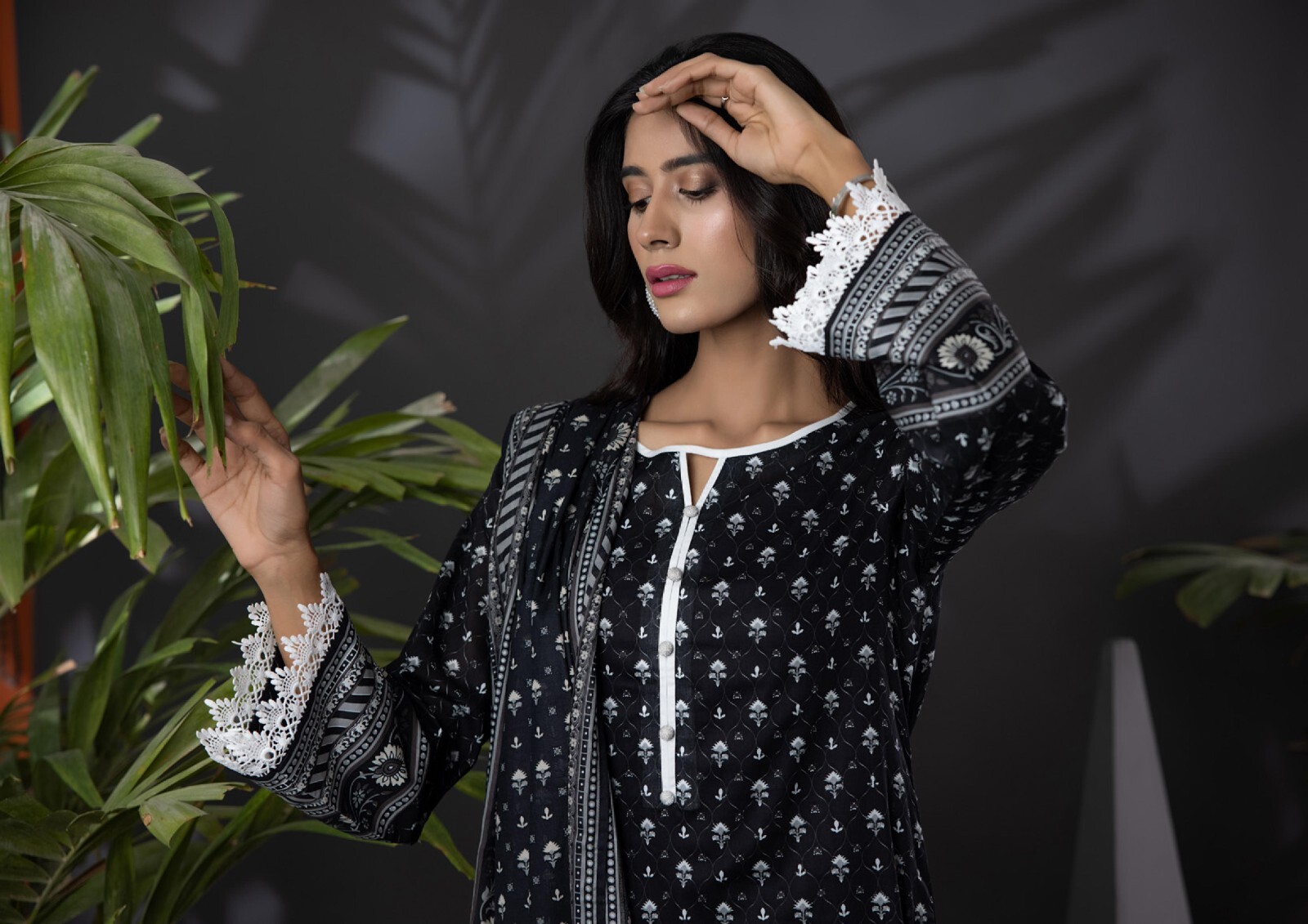 SALINA DIGITAL PREMIUM PRINTED LAWN COLLECTION 3 PIECE SUIT READY TO WEAR