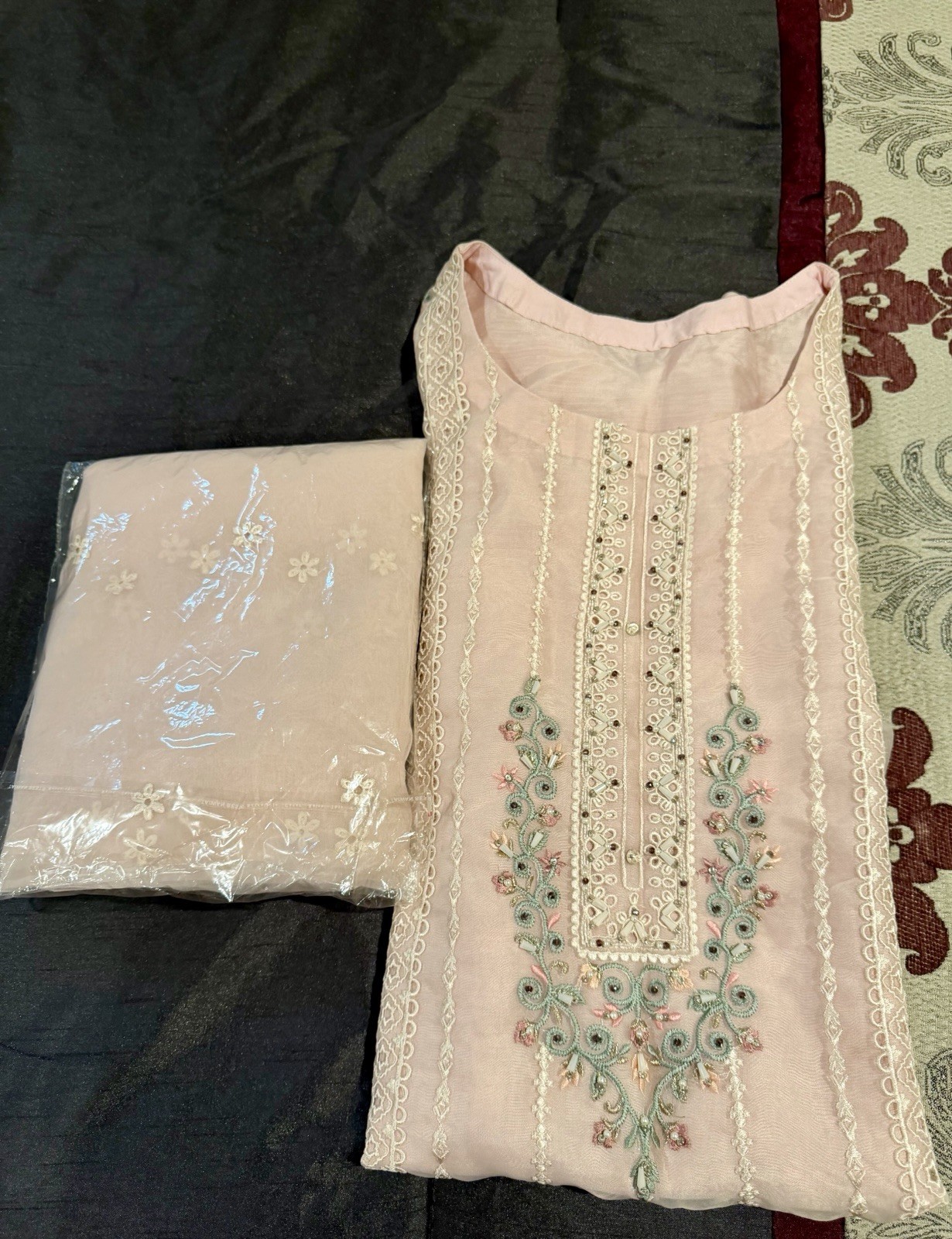 Women’s Pink Embroidered Kameez with dupatta size small