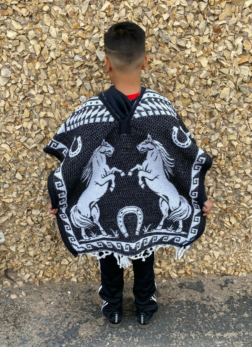 KIDS PONCHO, HORSES ,COSTUME ,BLANKET GABAN ,6-12 YEARS , NEW , BLACK & WHITE