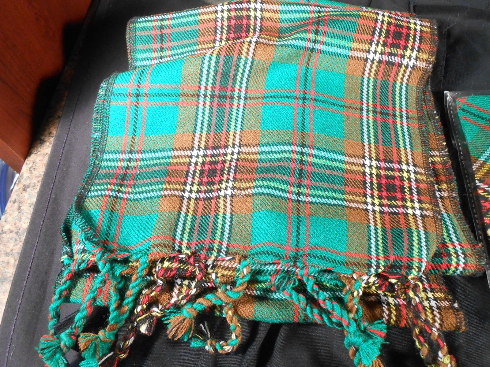 Big mans UT Kilt Sporran Tartan outfit with belt, socks, tie and more. Size 43