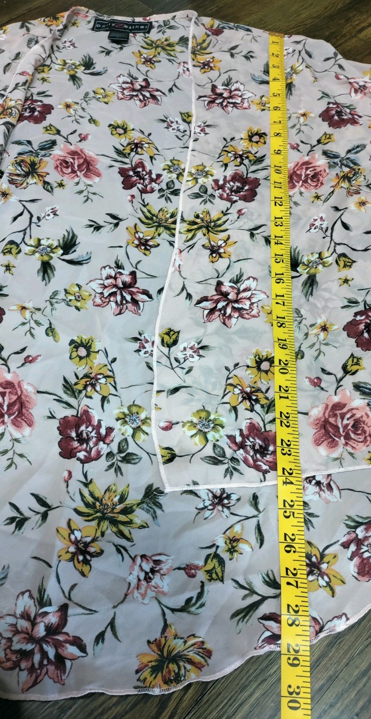 Kimono Size Small Floral Sheer Boho Feminine Short Sleeves Open Front Women’s