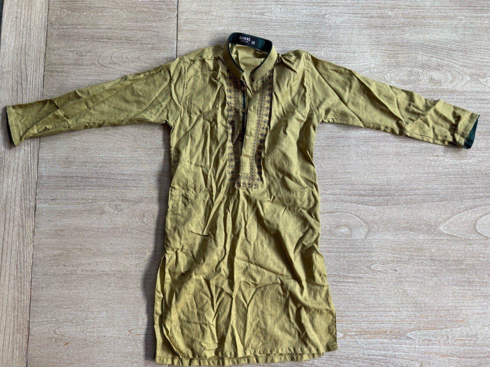 Pakistani Indian Diner’s Junior Boy’s Olive Green Embroidered Kameez Size 18