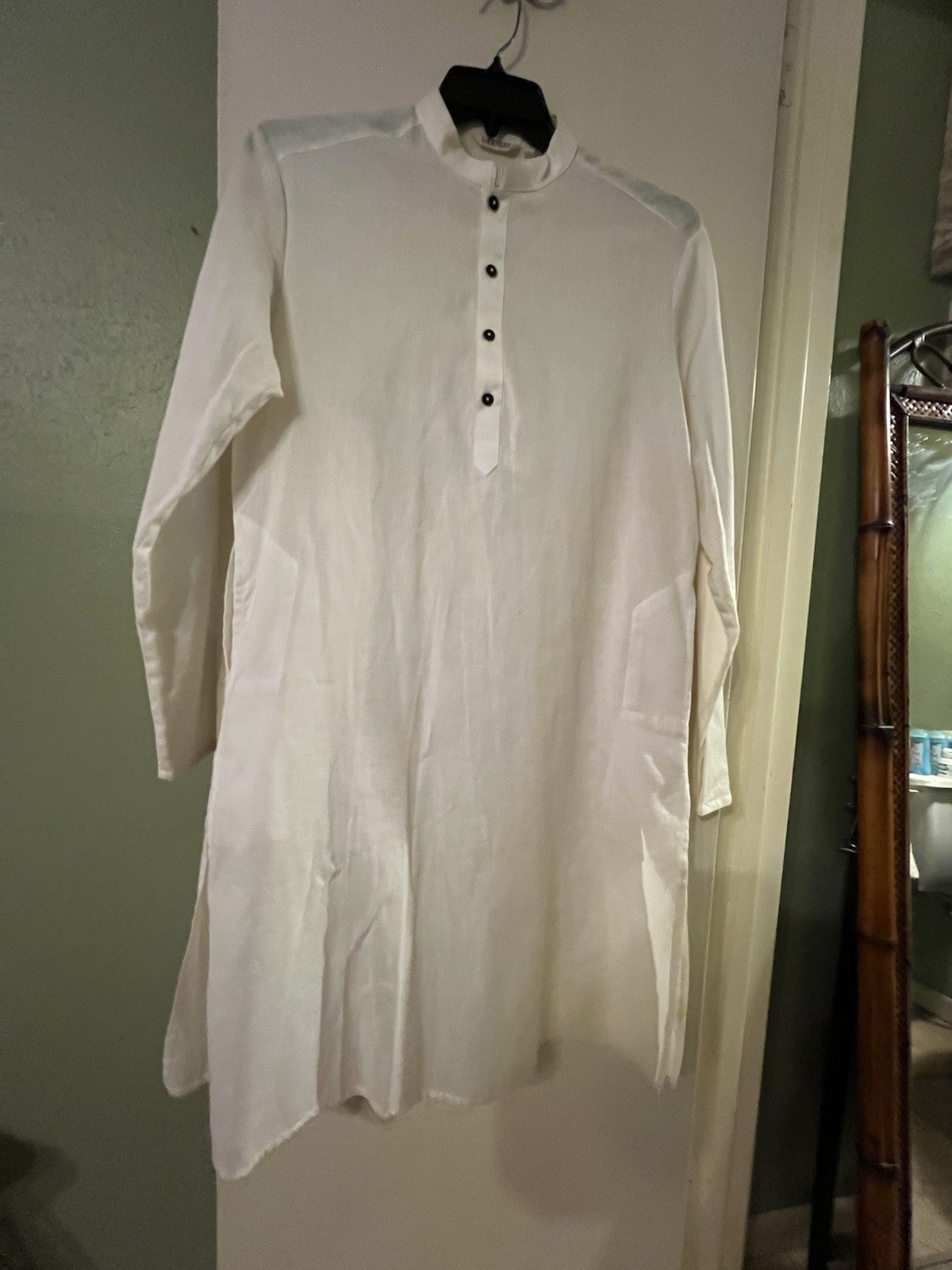 Indus Route Men’s Off- White Long Kurta Mandarin Collar Pockets Size Small S