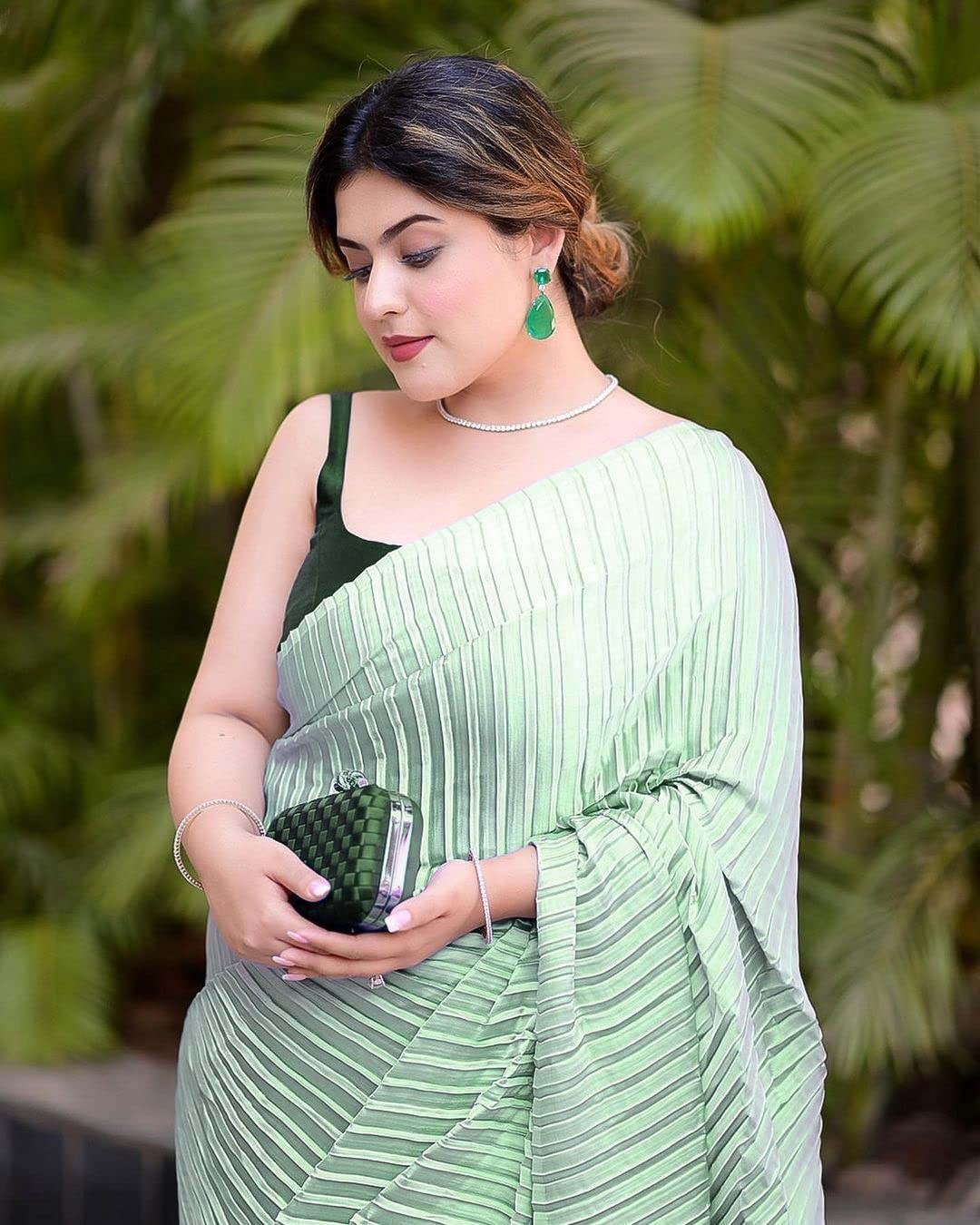 Women’s Pleated/Crushed Plain Chinon Saree With Unstitched Blouse Piece