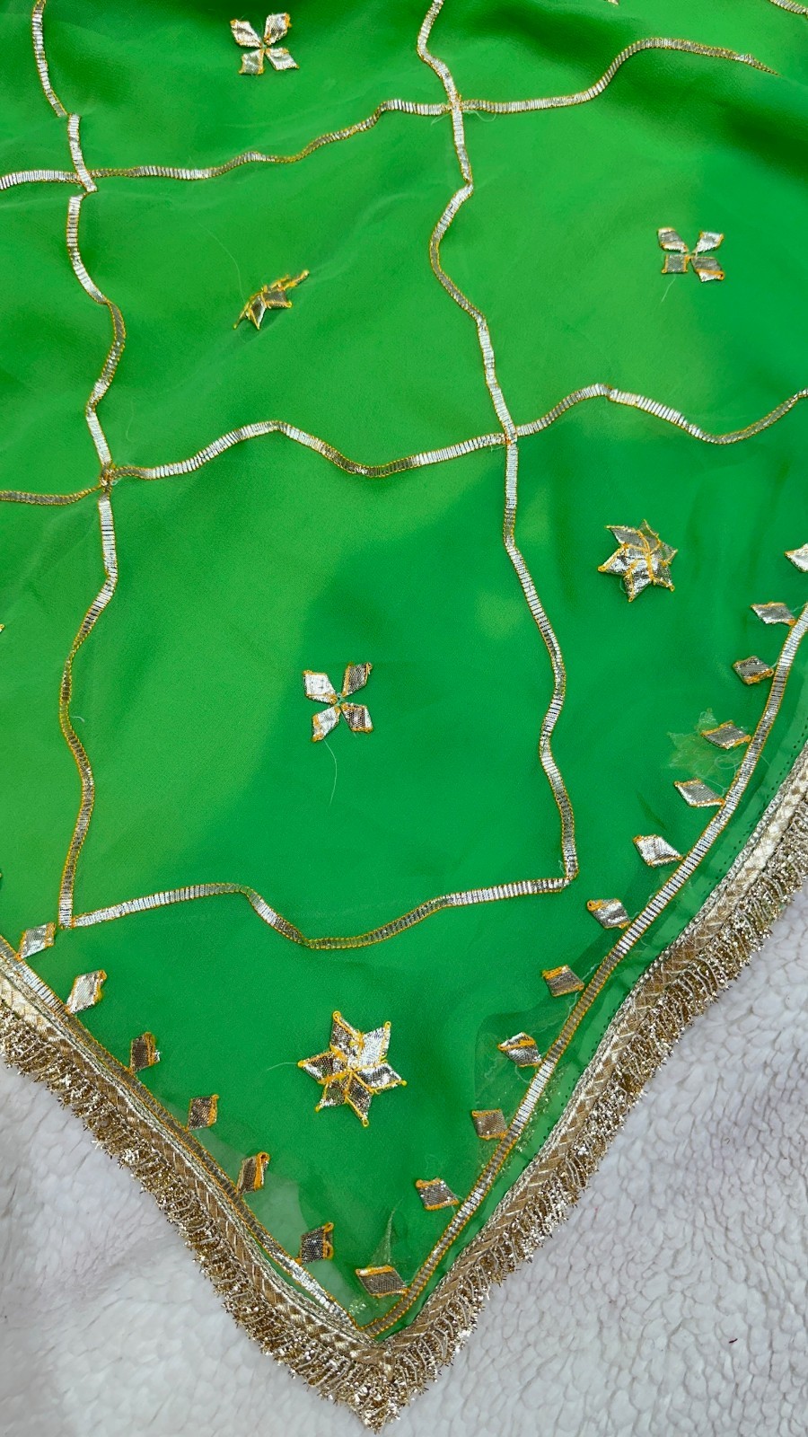 Women Parrot Green Georgette Saree With Kaccha Gotta Work With Unstitched Blouse