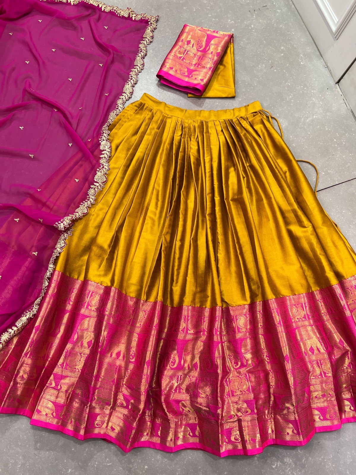 INDIAN WEAR LEHENGA CHOLI BOLLYWOOD PARTY PAKISTANI NEW DESIGNER NEW WEDDING