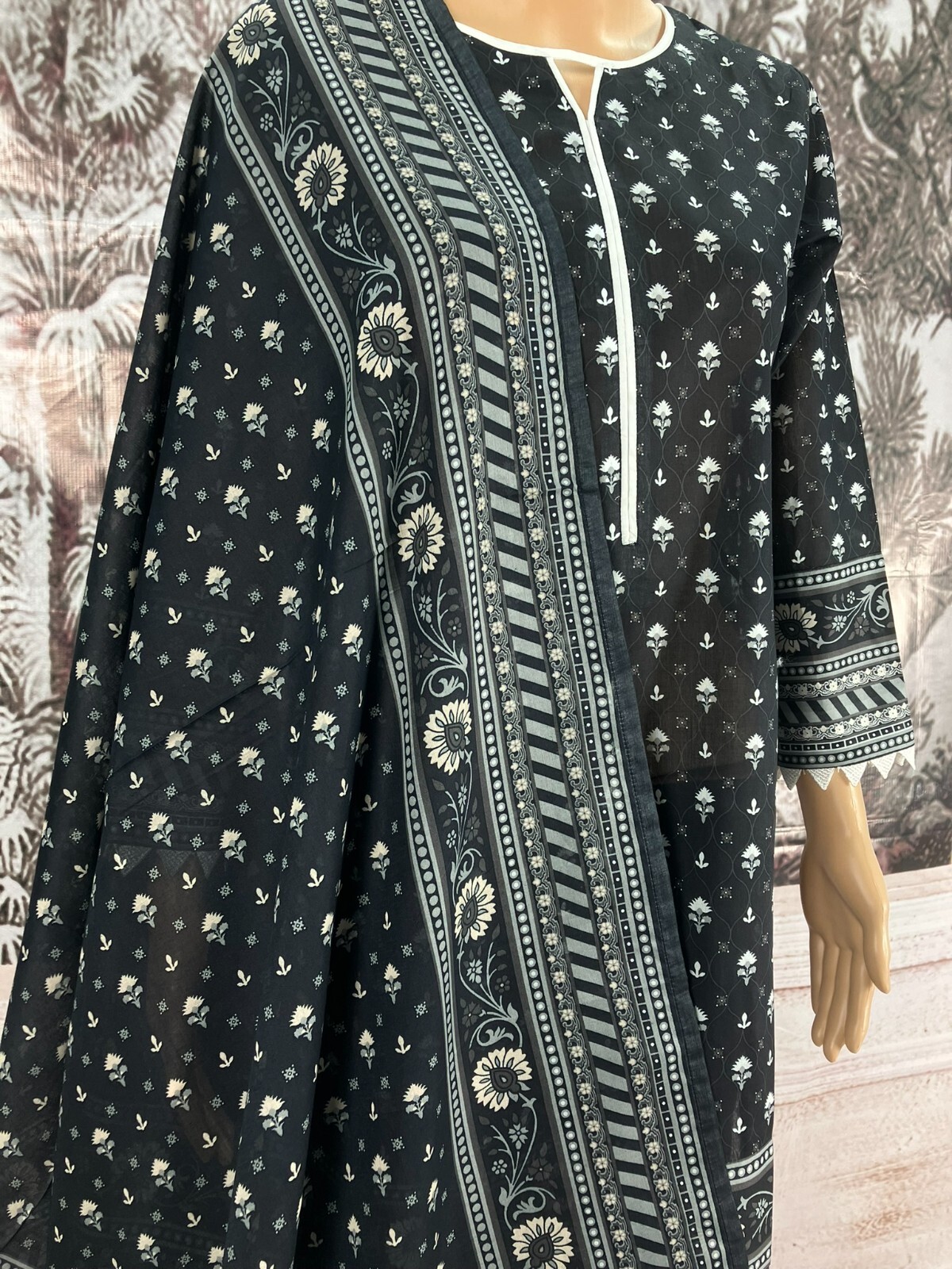 SALINA DIGITAL PREMIUM PRINTED LAWN COLLECTION 3 PIECE SUIT READY TO WEAR