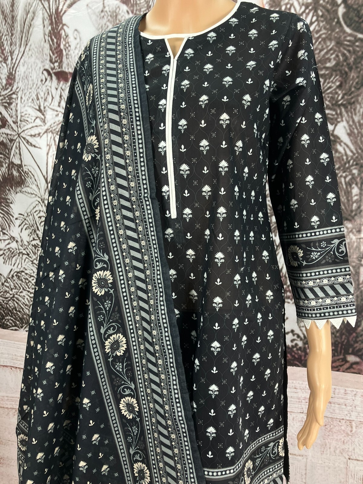 SALINA DIGITAL PREMIUM PRINTED LAWN COLLECTION 3 PIECE SUIT READY TO WEAR