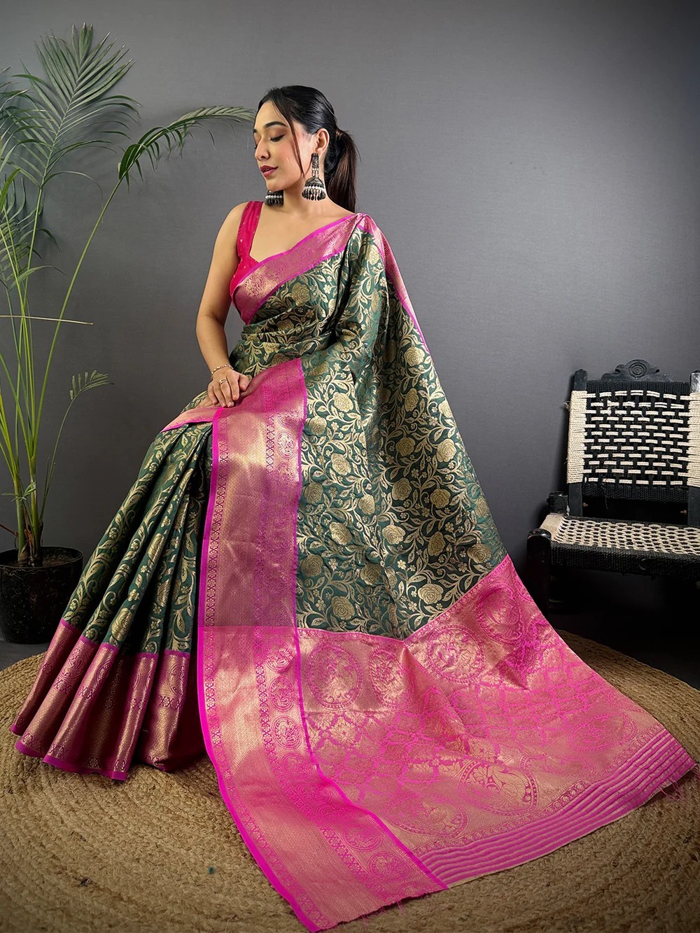 Women Saree Green Floral Zari Banarasi Kanjivaram Silk Party Wear With Blouse