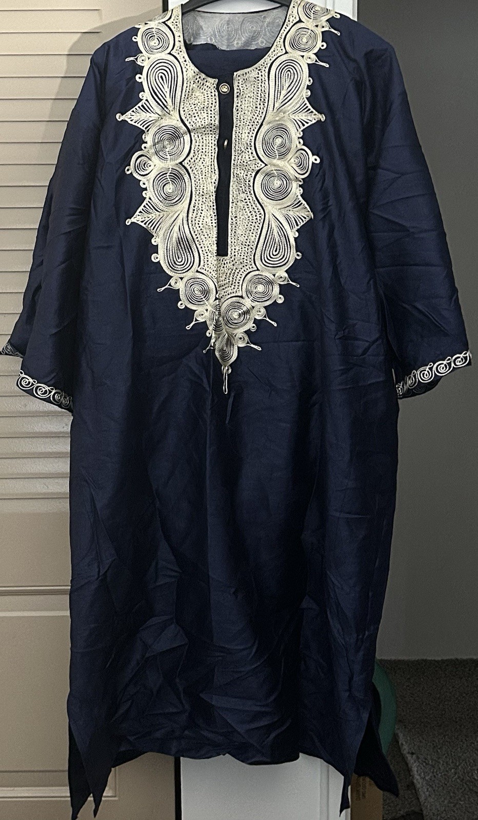 Men’s Extra Large African Embroidered – Navy Blue with White Embroidery
