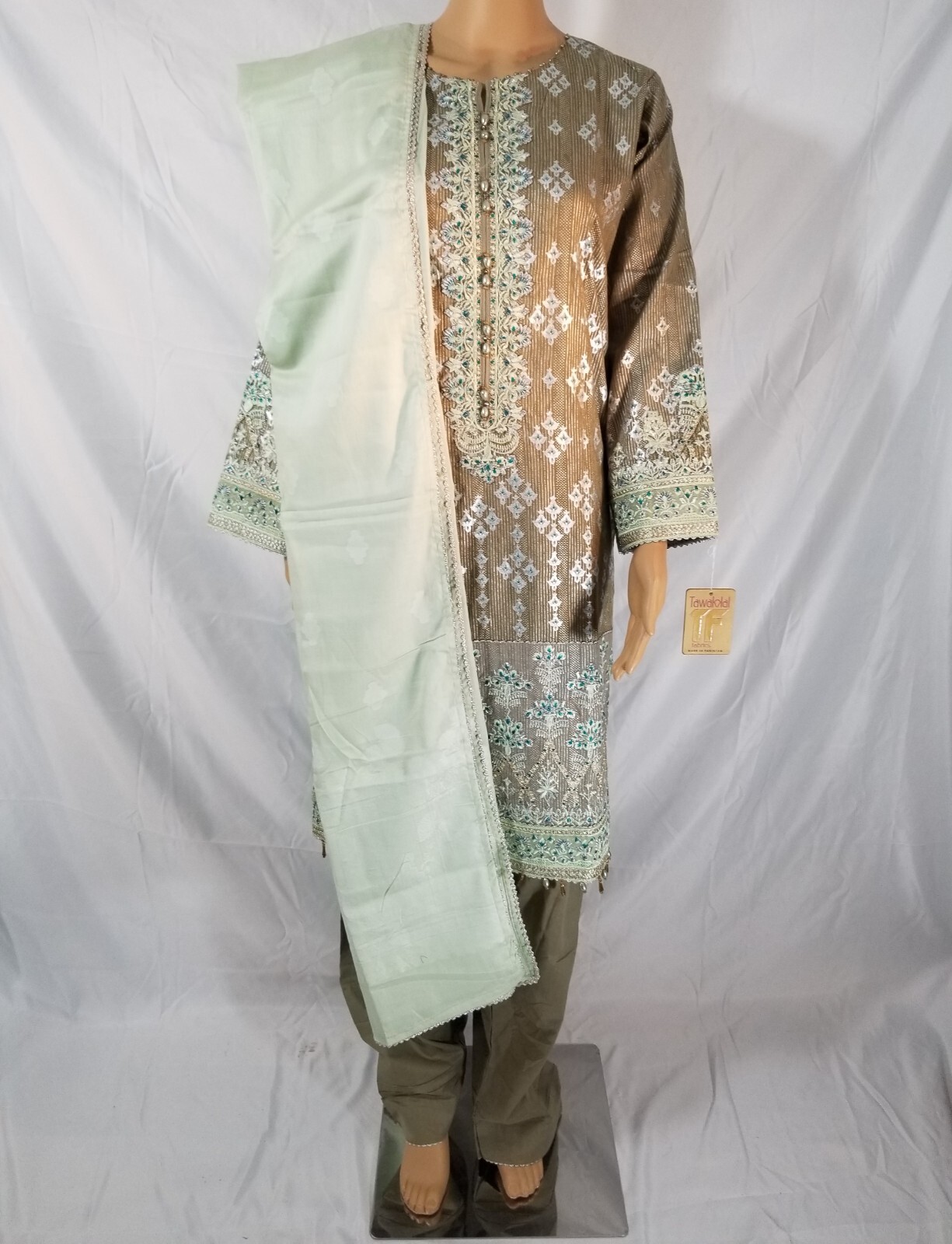 SemiFormal Jacquard Cotton Broshia Embroidered 3PC Shalwar Kameez Pakistani L/43