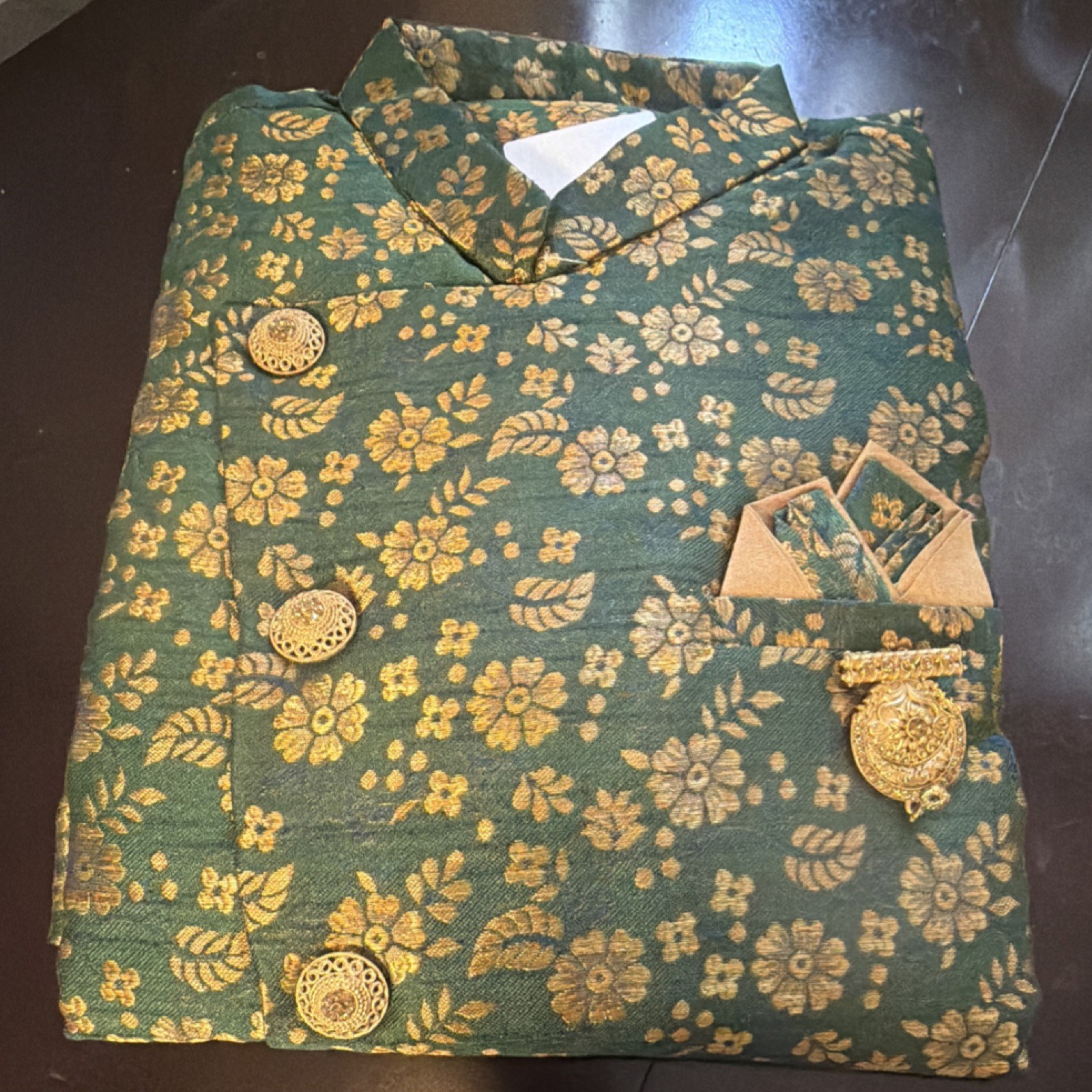 De Royal Ethnic Collection Men’s Green Gold Floral Kurta Set with Matching Pants